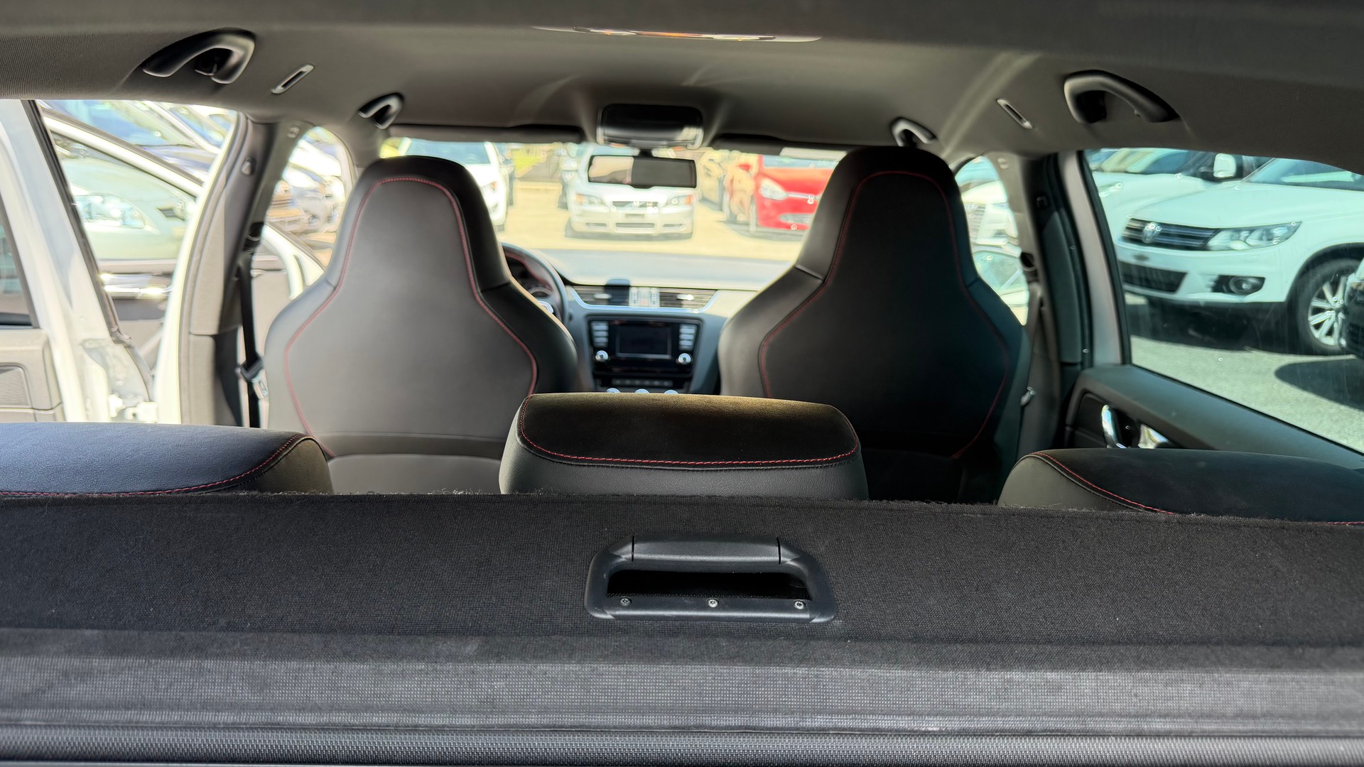 SKODA Octavia Combi 2.0 TSI RS DSG-image-12