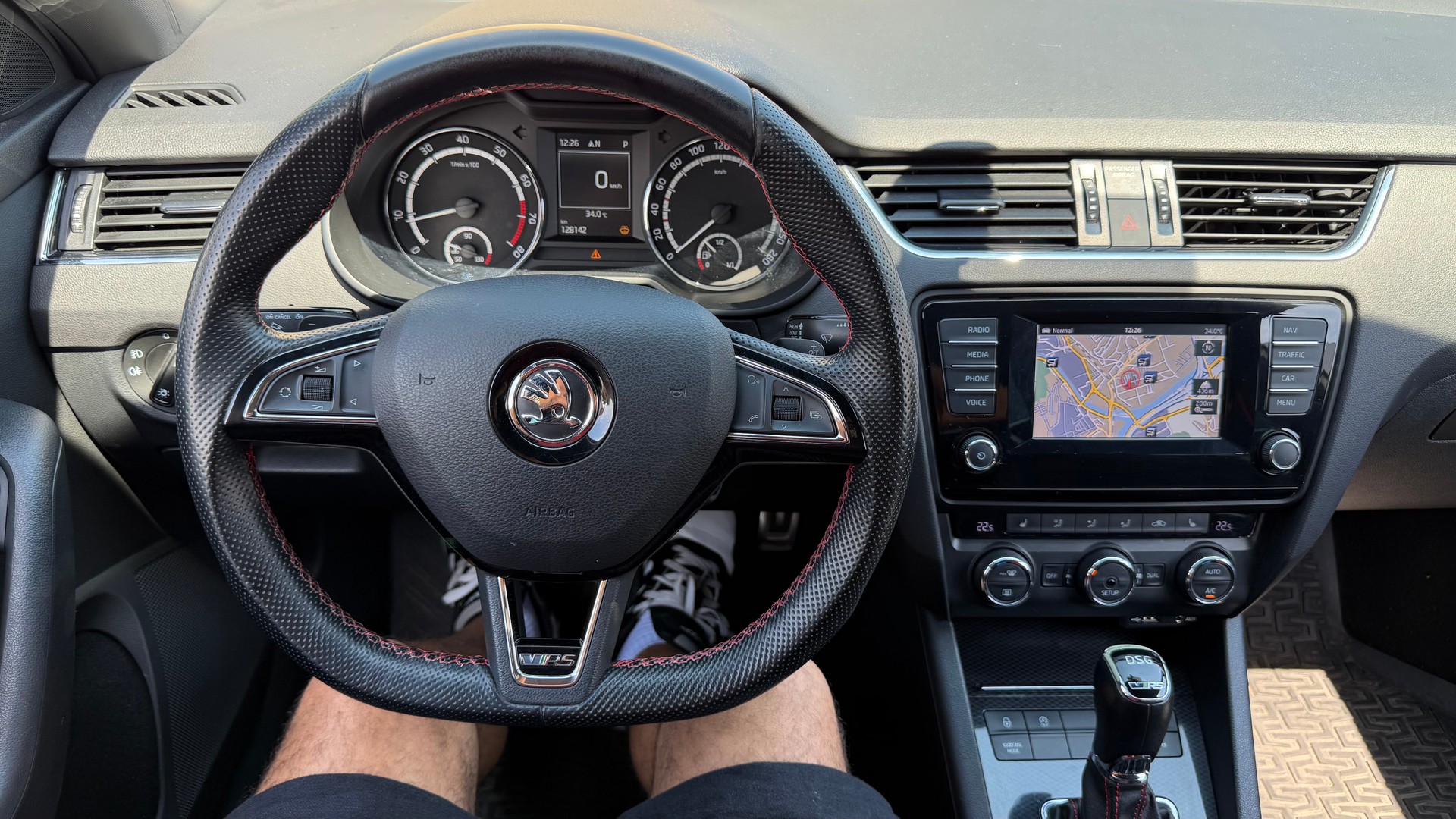 SKODA Octavia Combi 2.0 TSI RS DSG-image-8