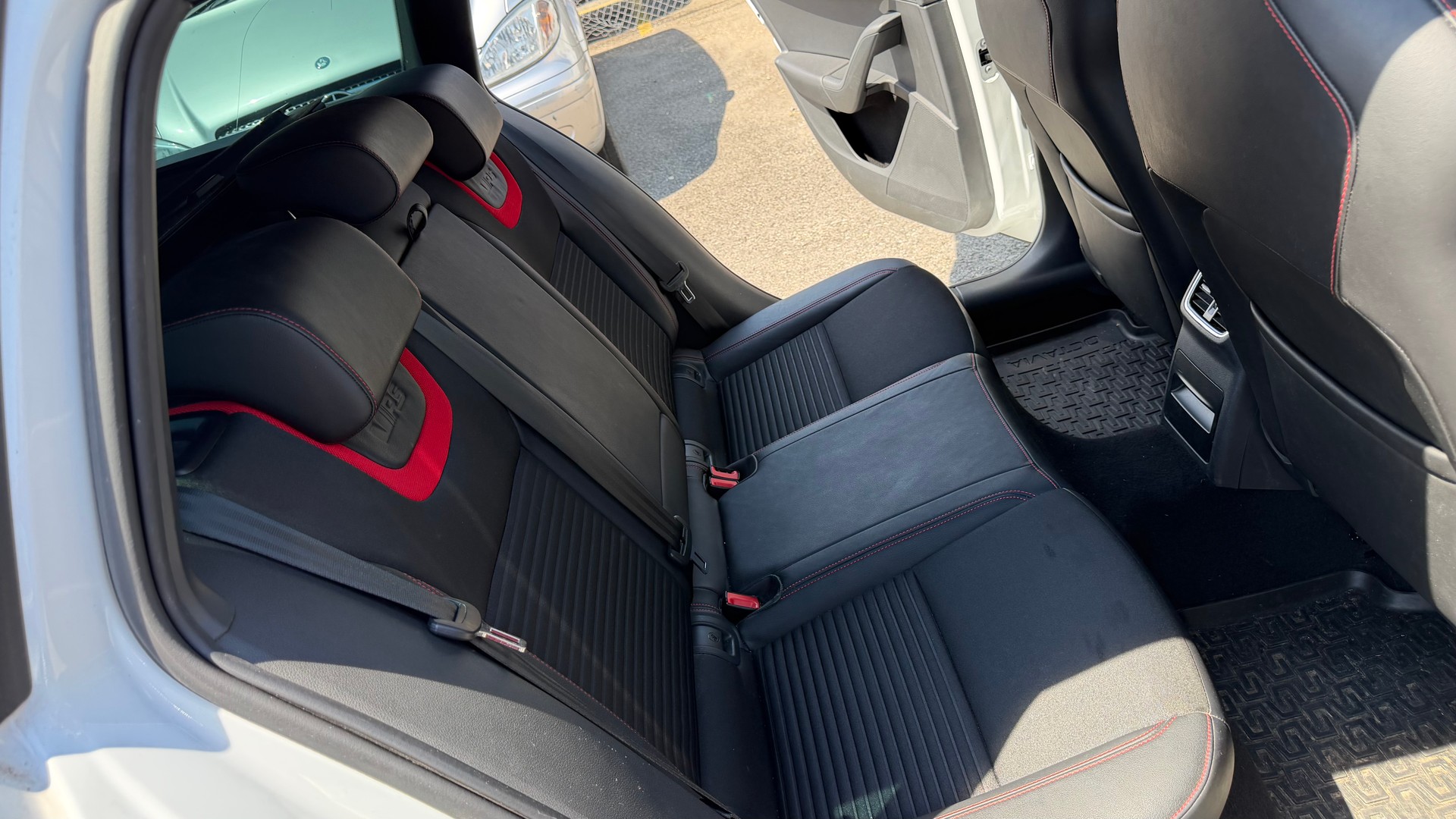 SKODA Octavia Combi 2.0 TSI RS DSG-image-11