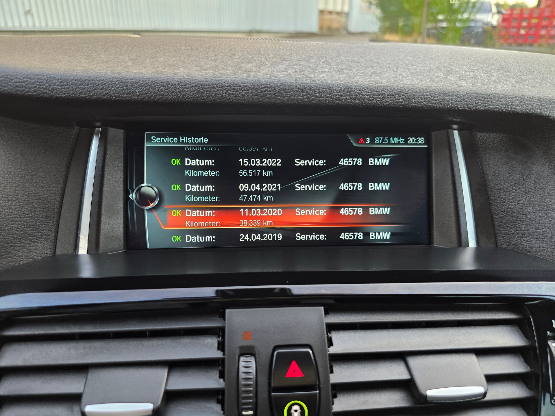 BMW X4 xDrive 20d xLine Steptronic-image-23