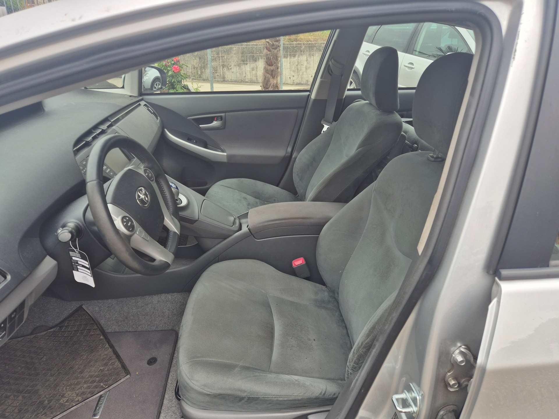 TOYOTA Prius 1.8 16V HSD Luna-image-7