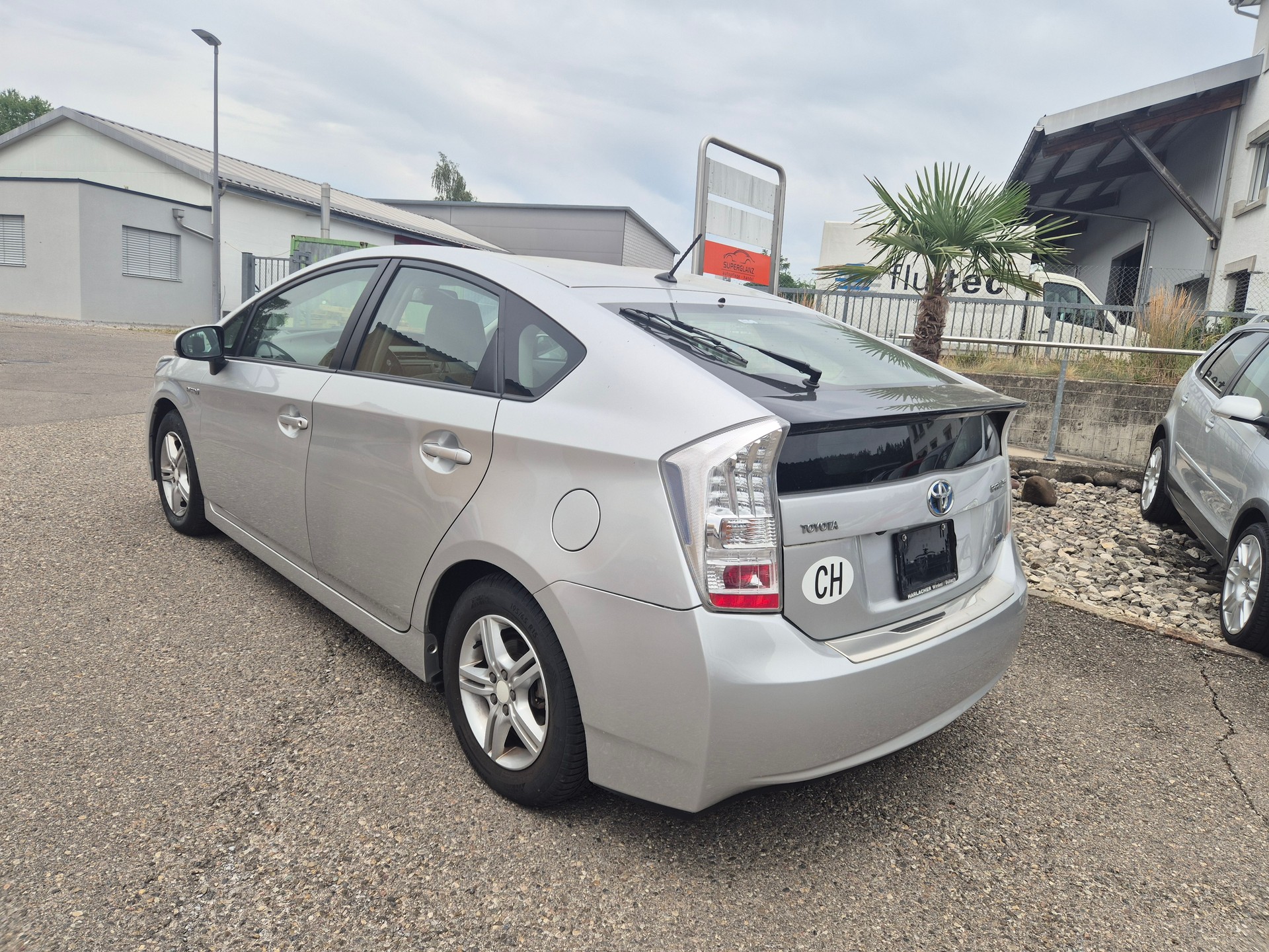TOYOTA Prius 1.8 16V HSD Luna-image-16