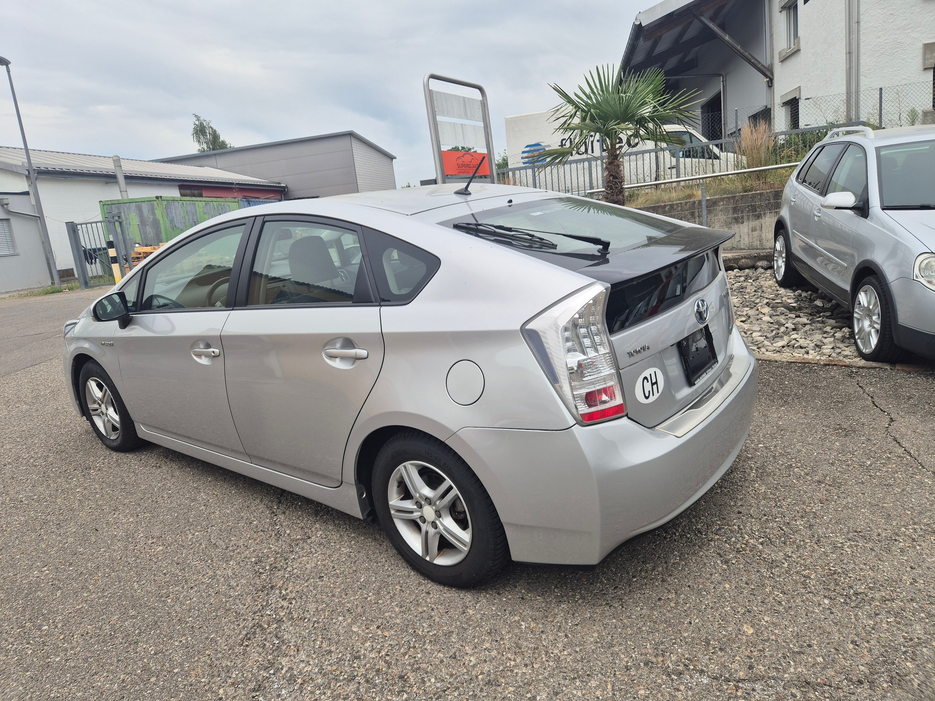TOYOTA Prius 1.8 16V HSD Luna-image-10