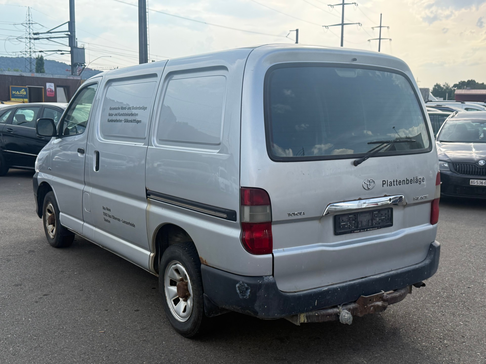 TOYOTA Hiace D-4D Van 4WD SWB-image-3
