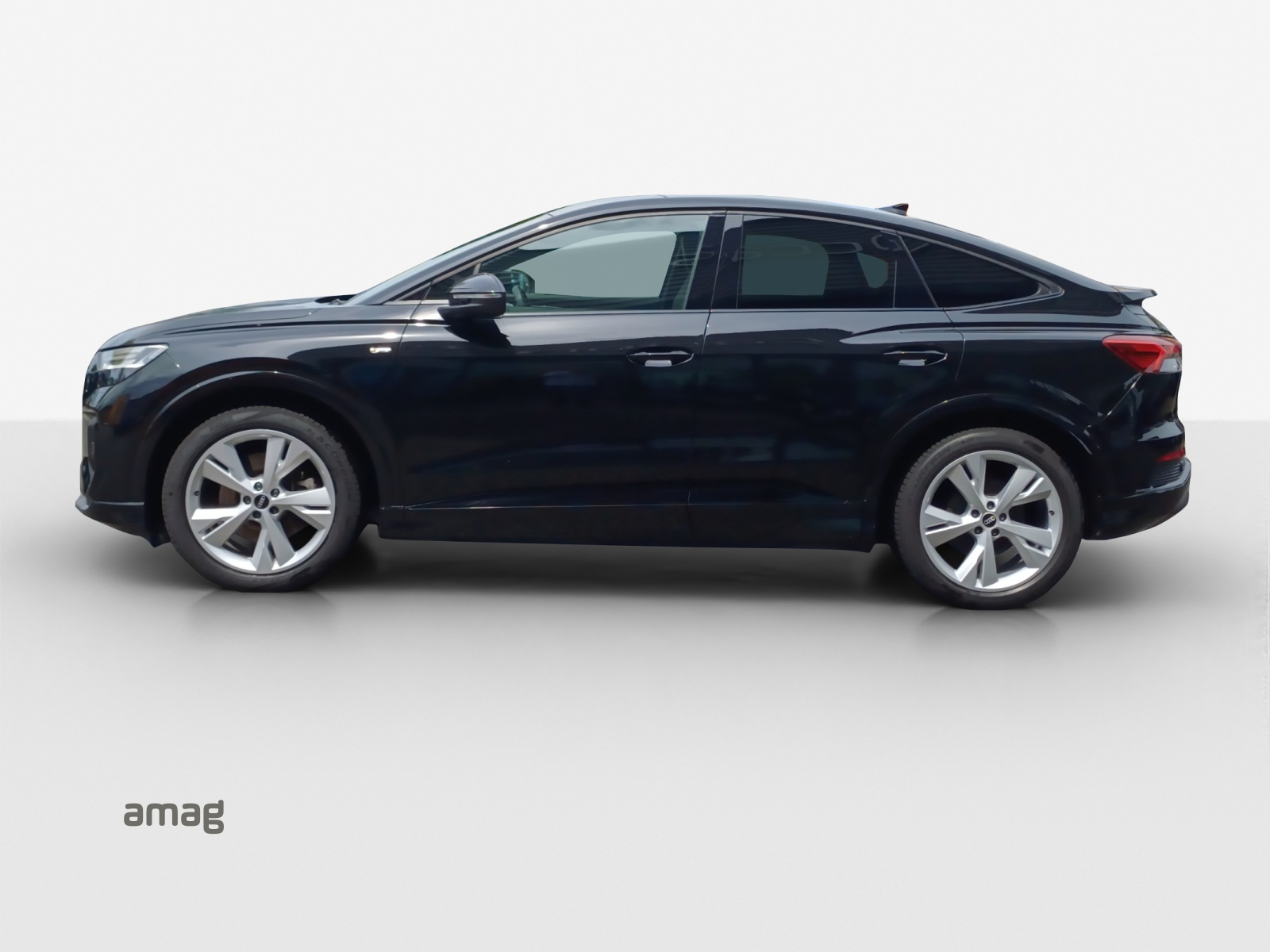 AUDI Q4 Sportback e-tron 50 quattro-showroom-element-1