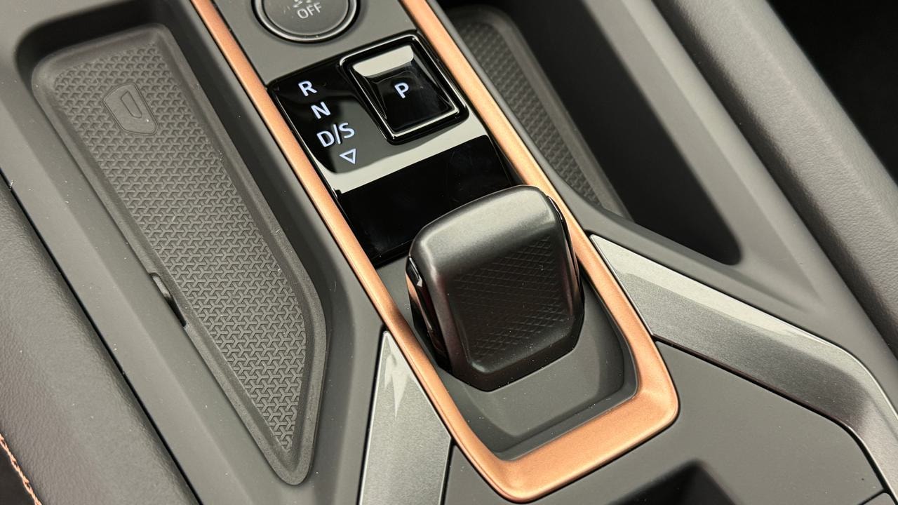CUPRA LEON 1.5 e-HYBRID pHEV VZ Black Edition-image-10