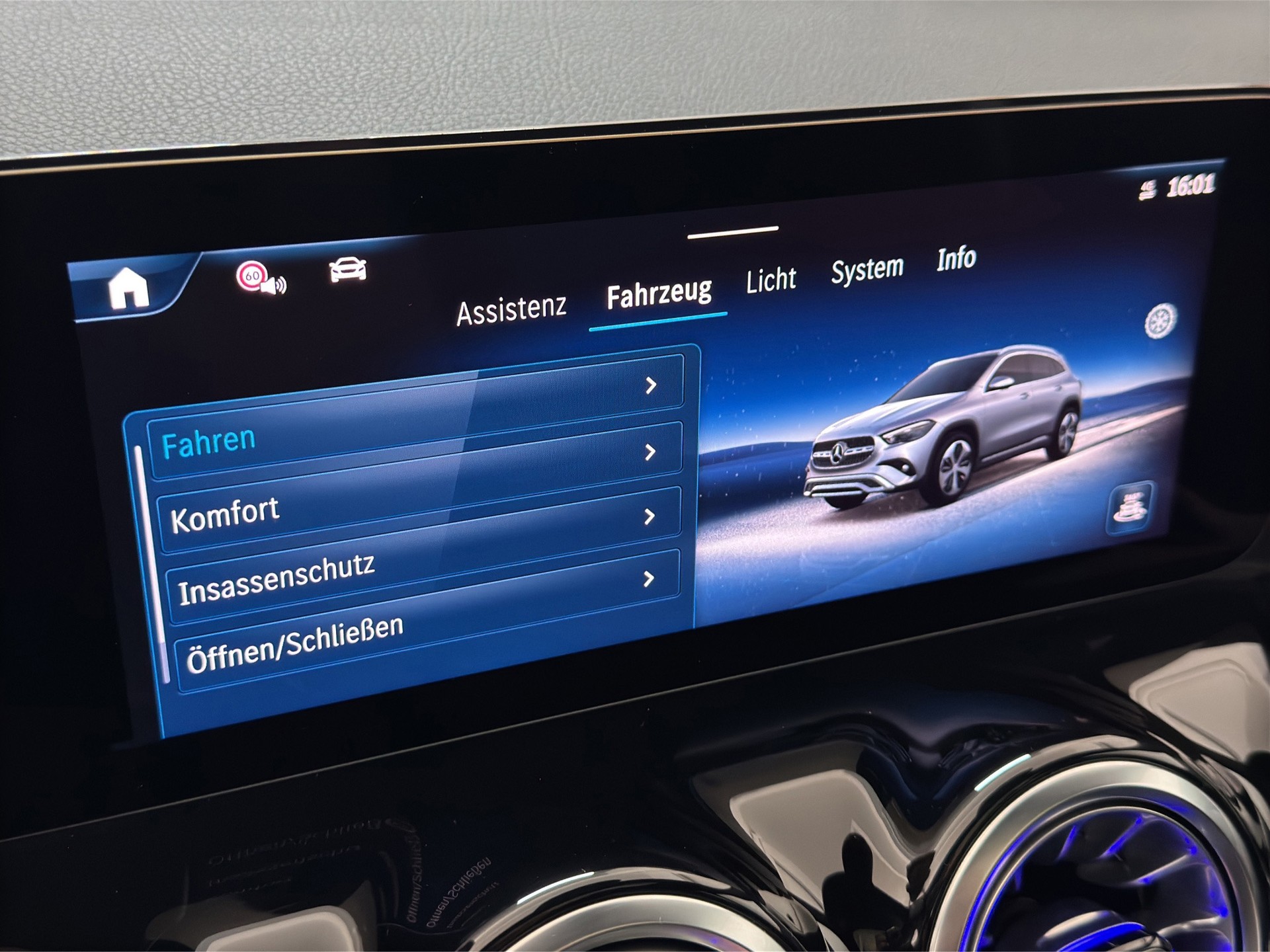 MERCEDES-BENZ GLA 200 Night Edition AMG Line 7G-DCT "20"Alu-AHK-Pano-RF.-Kamera"-image-23