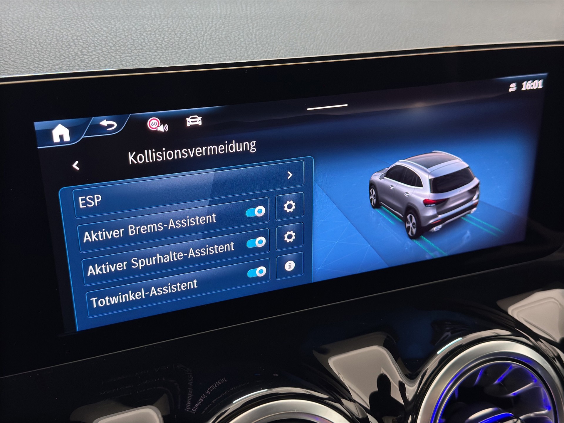 MERCEDES-BENZ GLA 200 Night Edition AMG Line 7G-DCT "20"Alu-AHK-Pano-RF.-Kamera"-image-20
