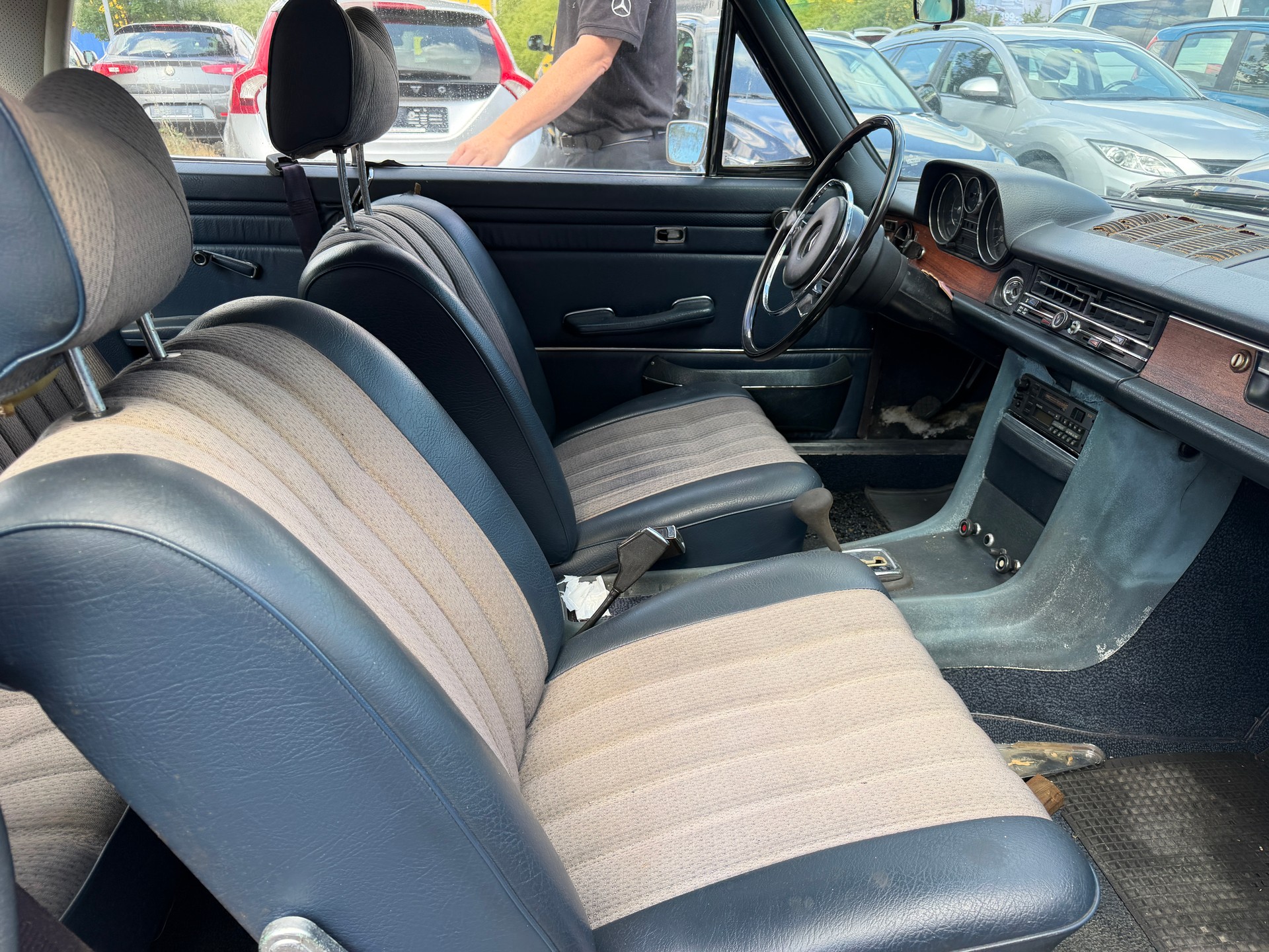 MERCEDES-BENZ 250 CE-image-9