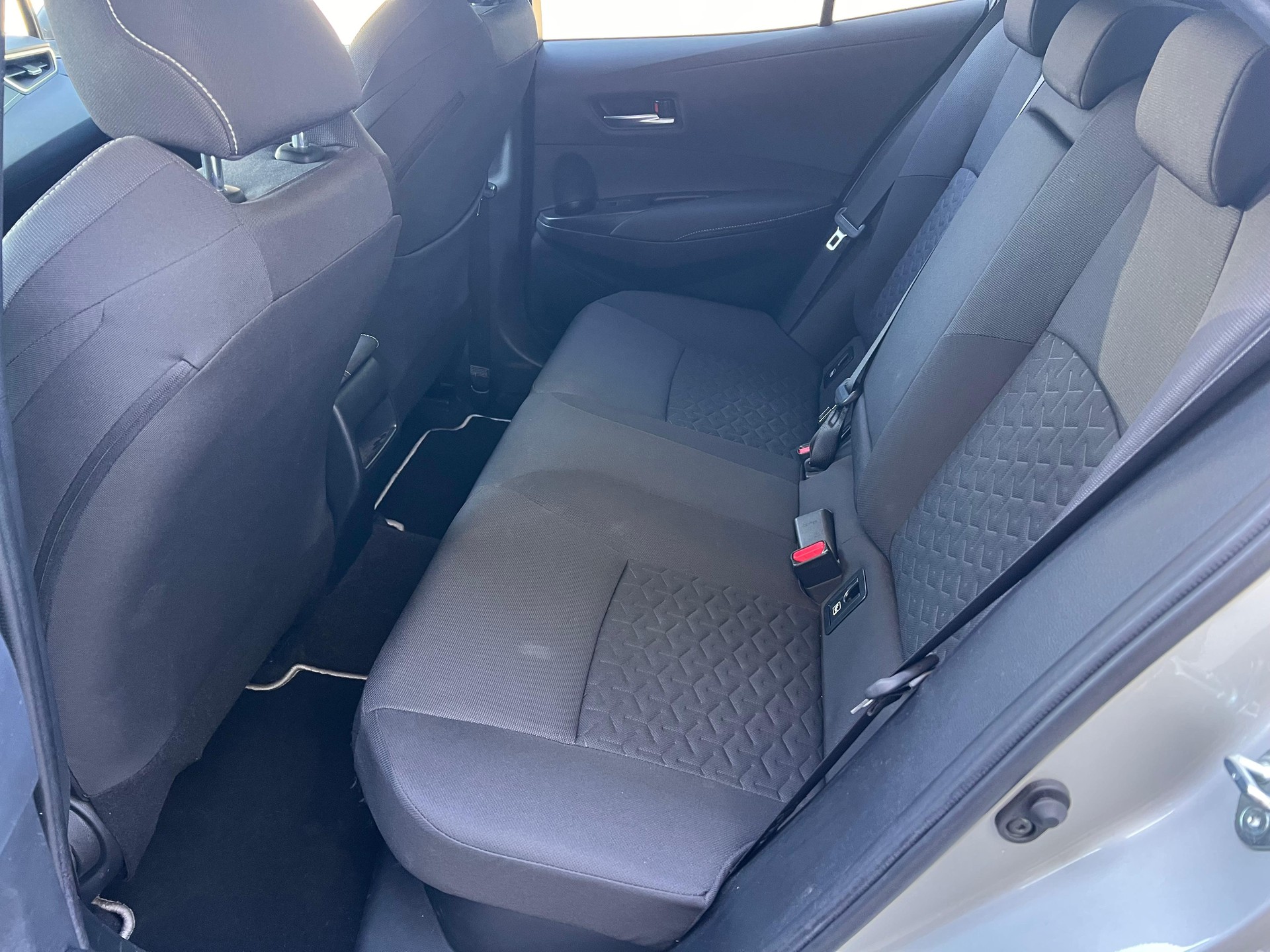 TOYOTA Corolla 1.8 HSD Trend-image-10