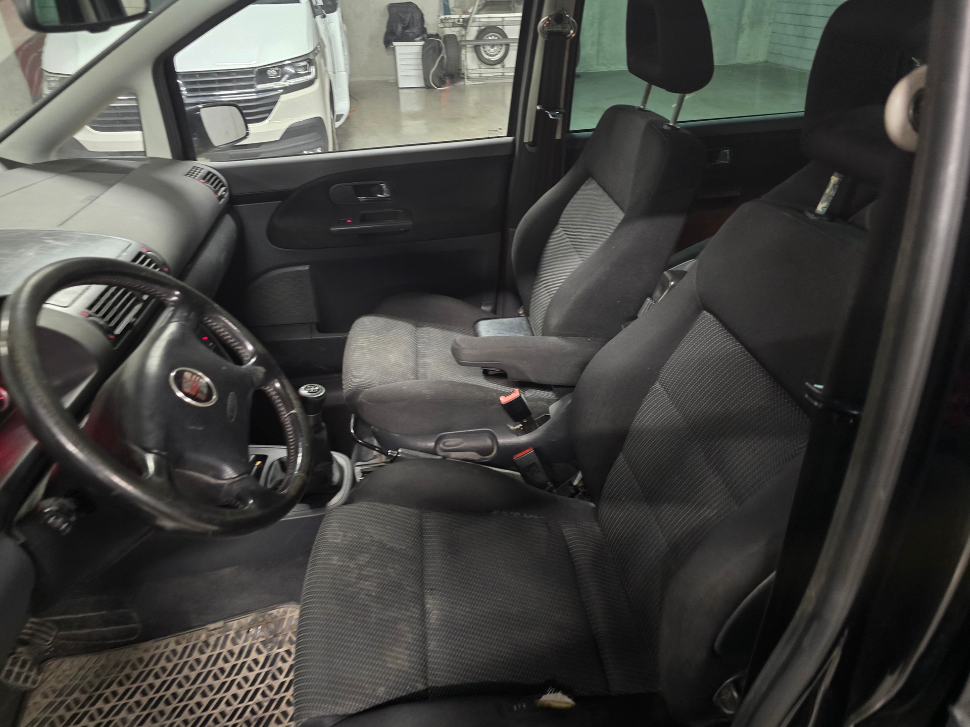 SEAT Alhambra 1.9 TDI Sport 4x4-image-9