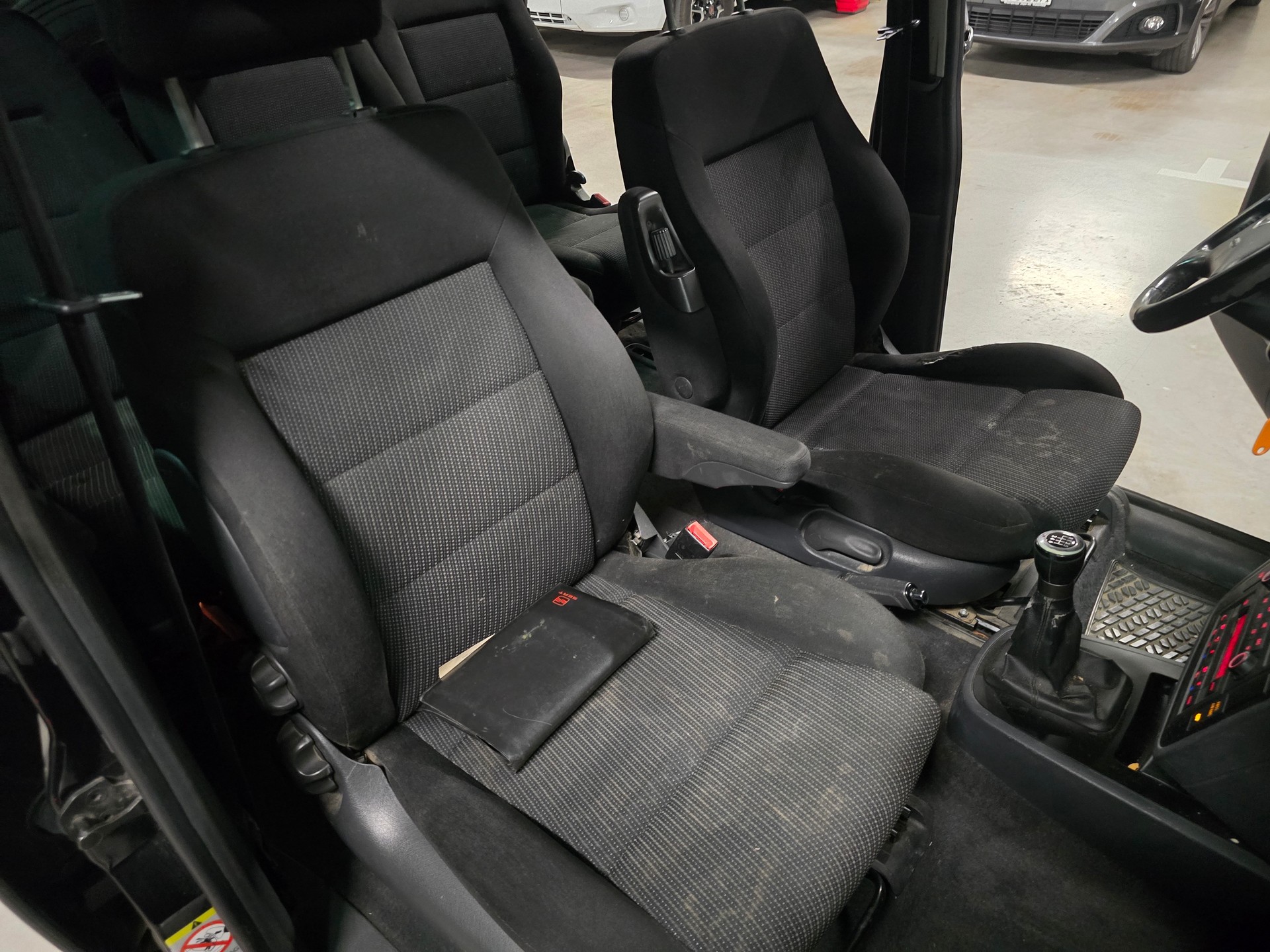 SEAT Alhambra 1.9 TDI Sport 4x4-image-13