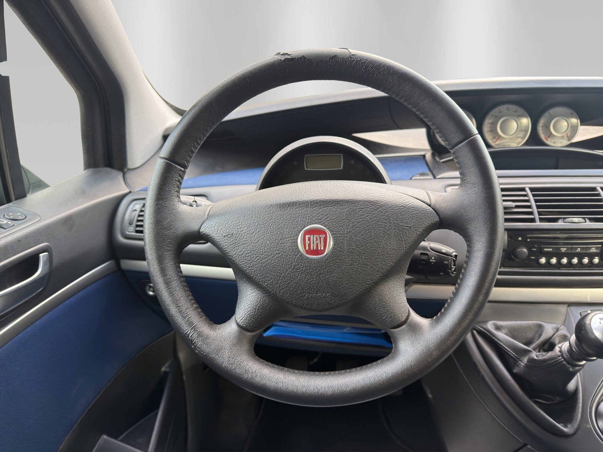 FIAT Ulysse 2.2 16V JTD Swiss Edition-image-9