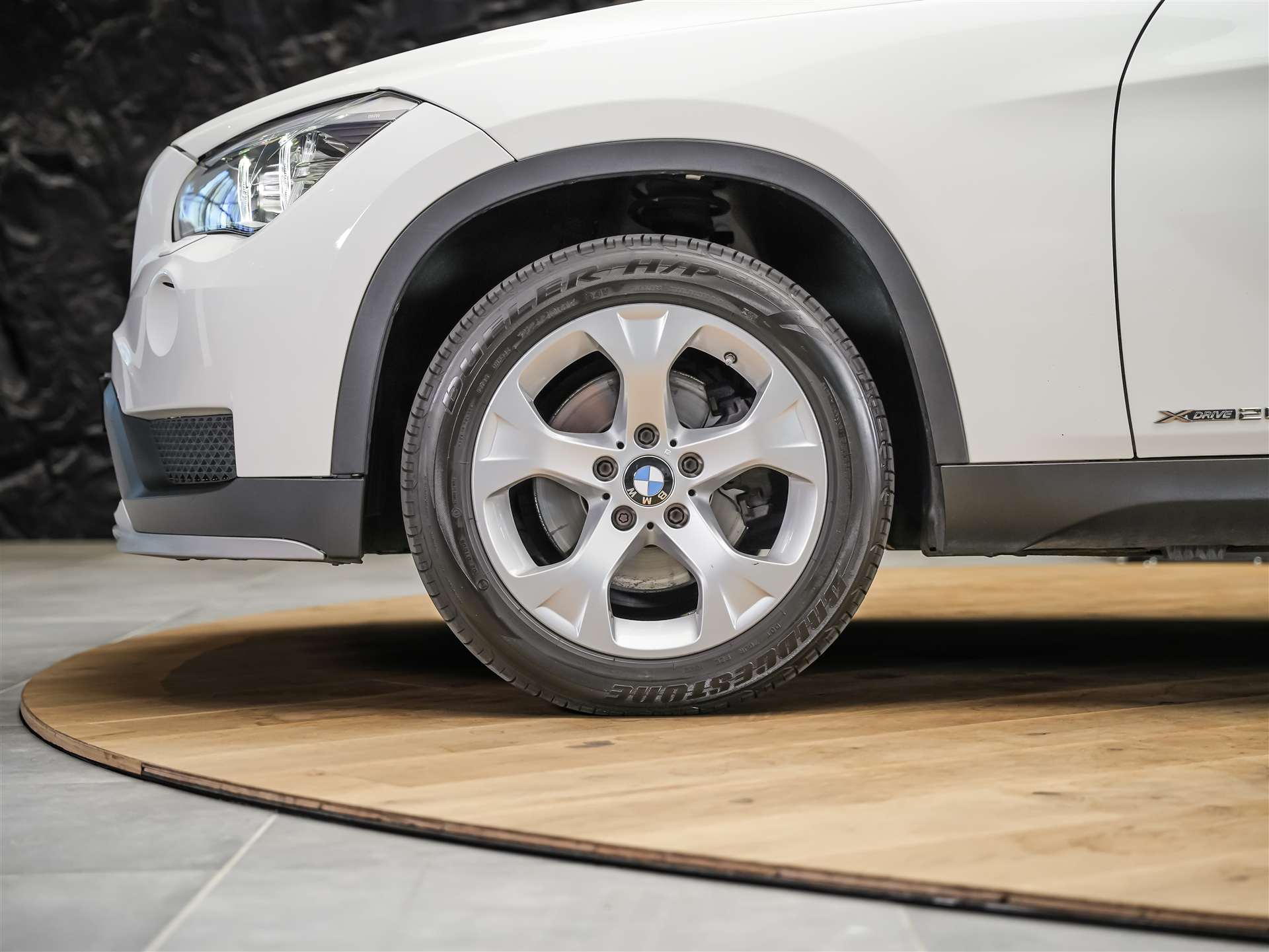 BMW X1 xDrive 20i Steptronic *CH Auto*LED*Sitzheizung*Tempomat*-image-14