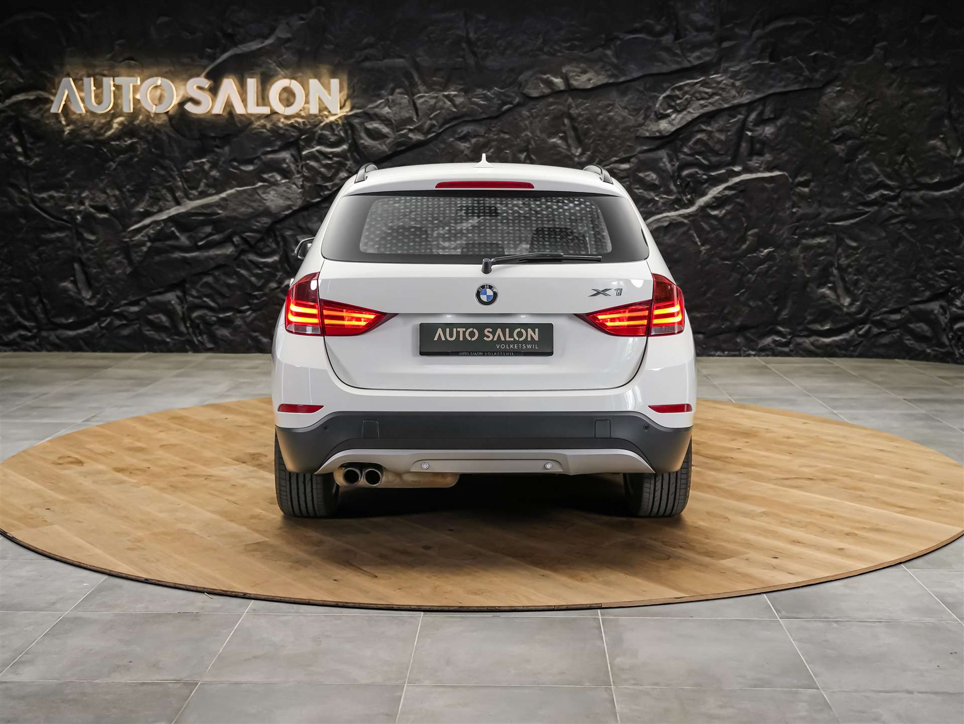 BMW X1 xDrive 20i Steptronic *CH Auto*LED*Sitzheizung*Tempomat*-image-3
