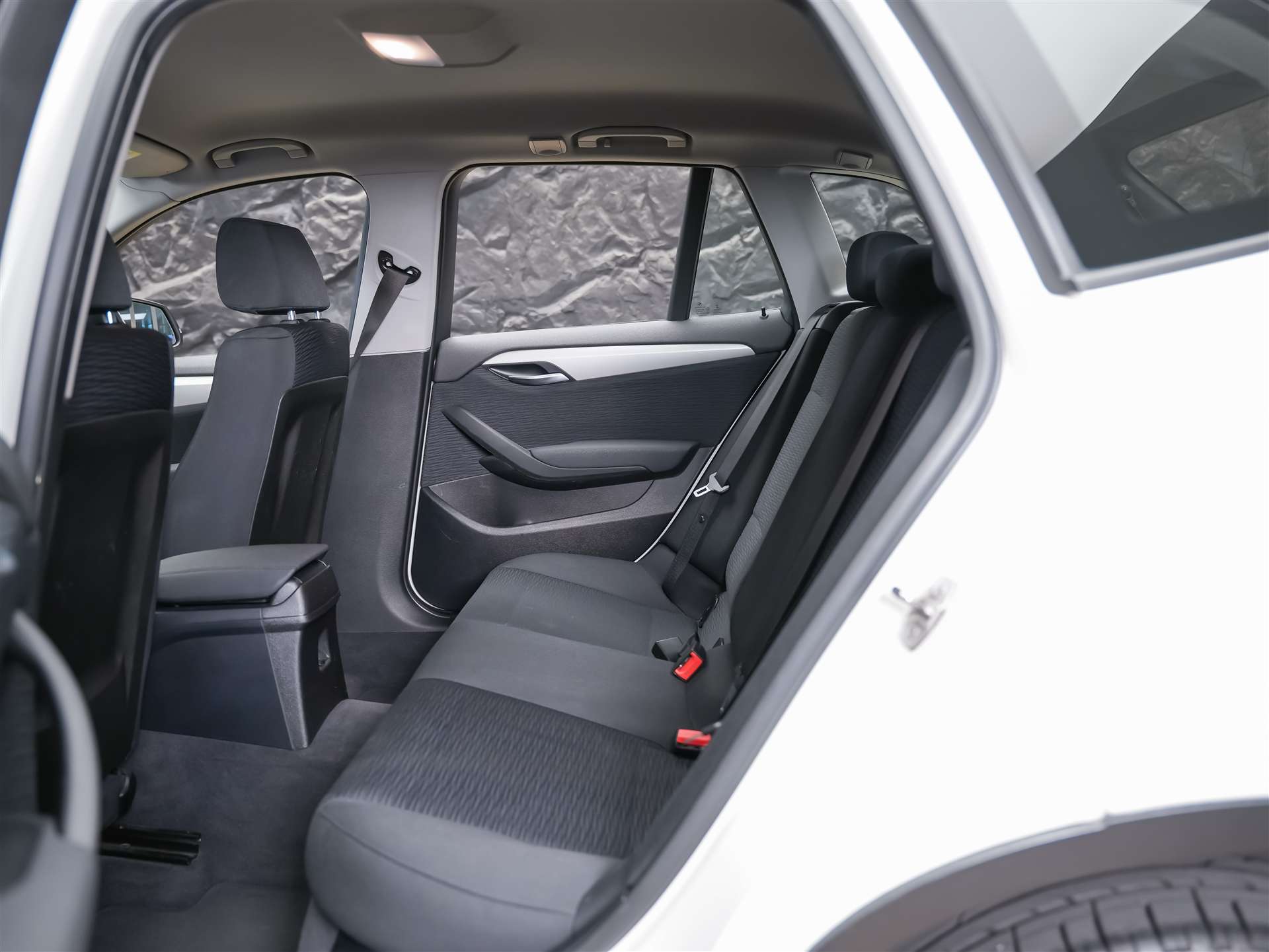 BMW X1 xDrive 20i Steptronic *CH Auto*LED*Sitzheizung*Tempomat*-image-11