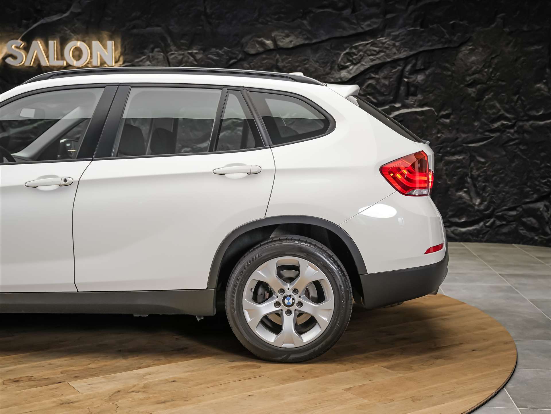 BMW X1 xDrive 20i Steptronic *CH Auto*LED*Sitzheizung*Tempomat*-image-15
