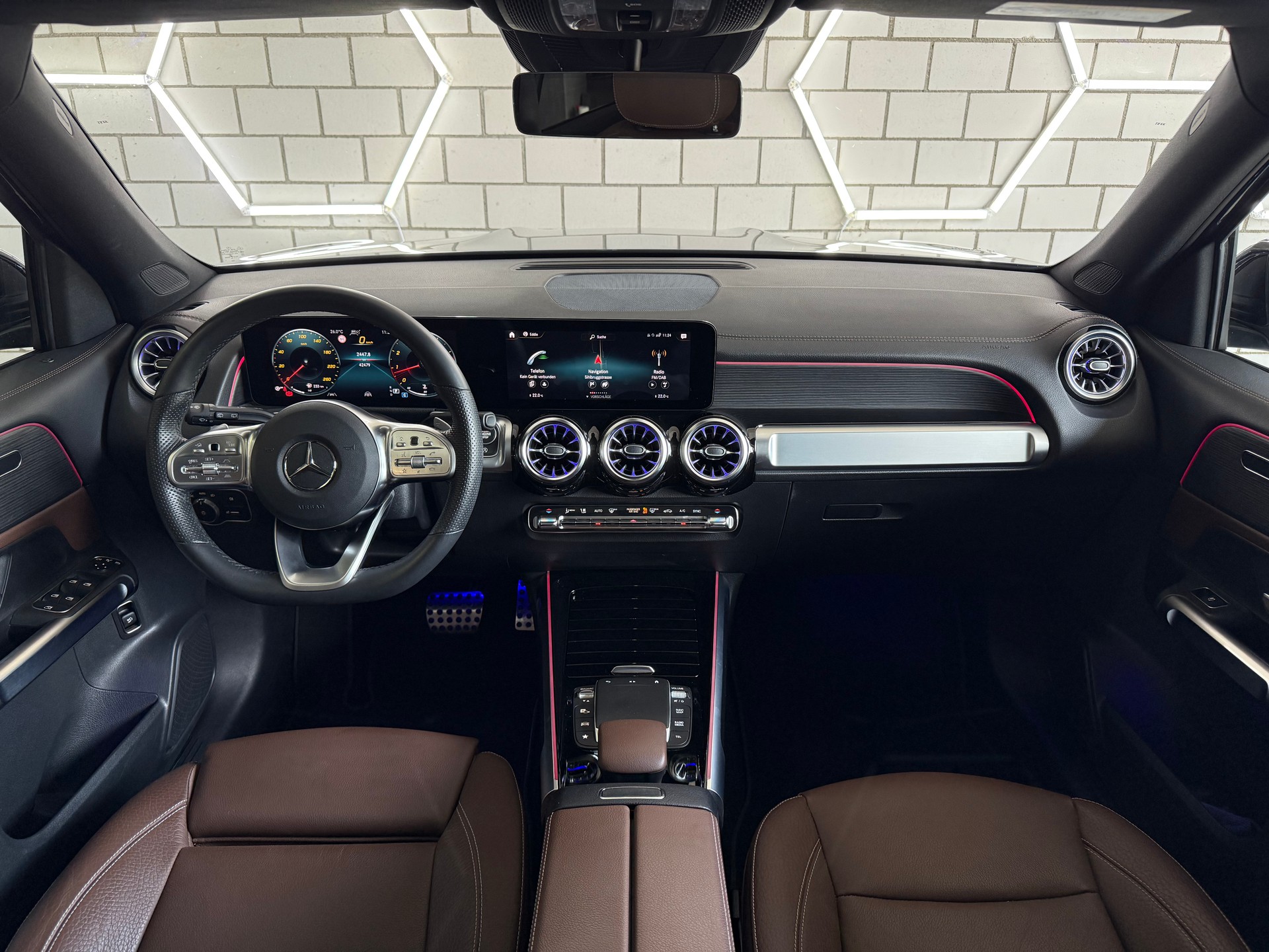 MERCEDES-BENZ GLB 250 4Matic AMG Line 8G-Tronic-image-7