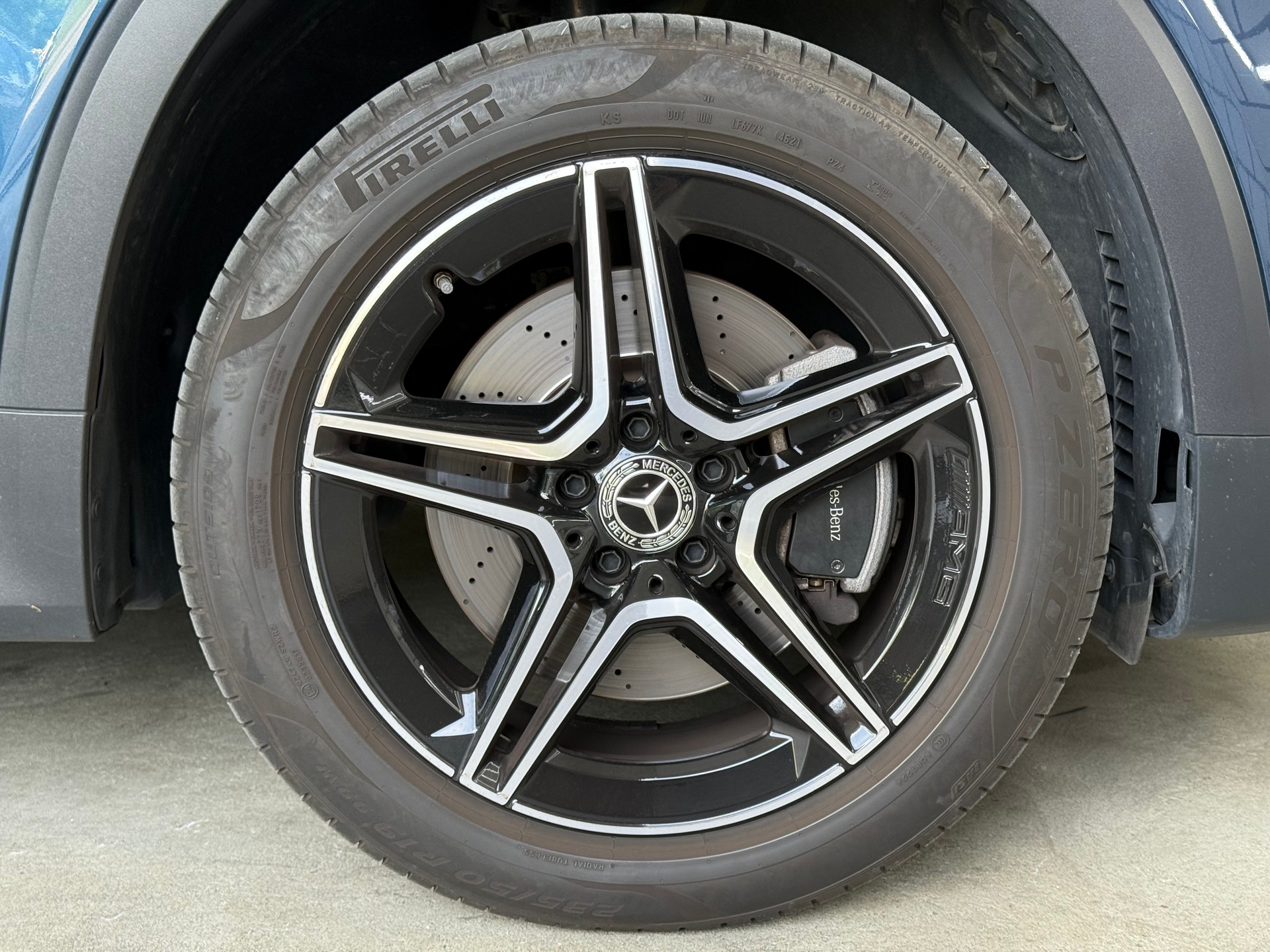 MERCEDES-BENZ GLB 250 4Matic AMG Line 8G-Tronic-image-14