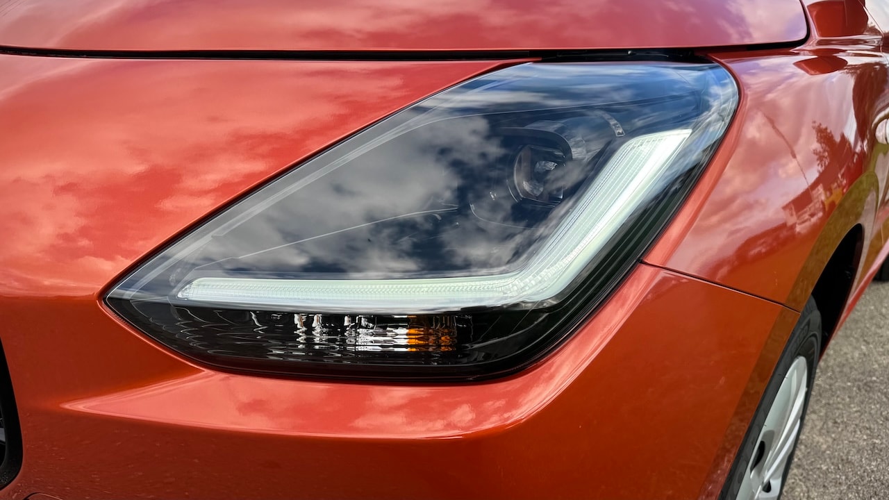 SUZUKI NEW SWIFT 1.2 COMPACT HYBRID-image-9