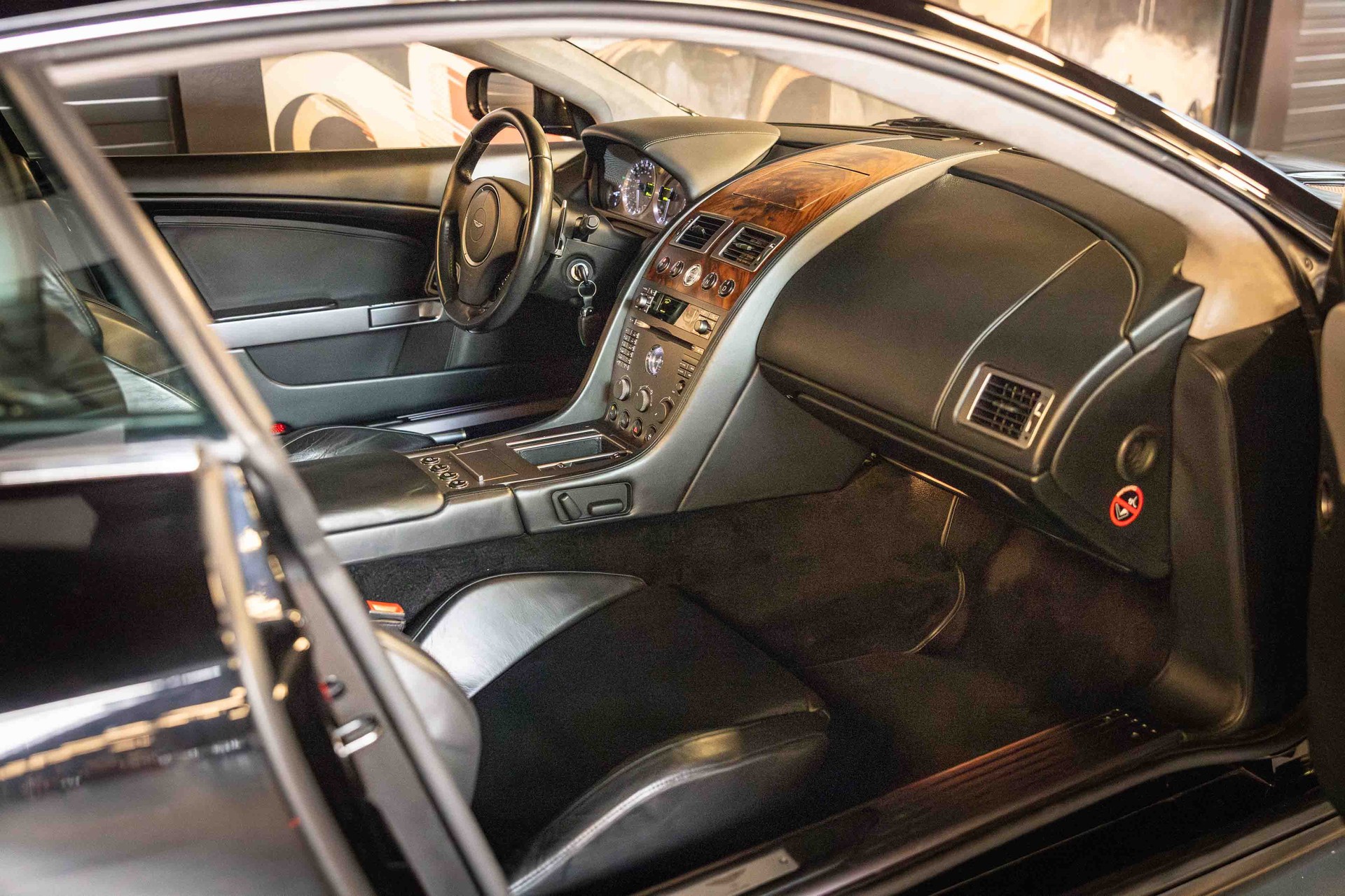 ASTON MARTIN DB9 Touchtronic 2-image-7