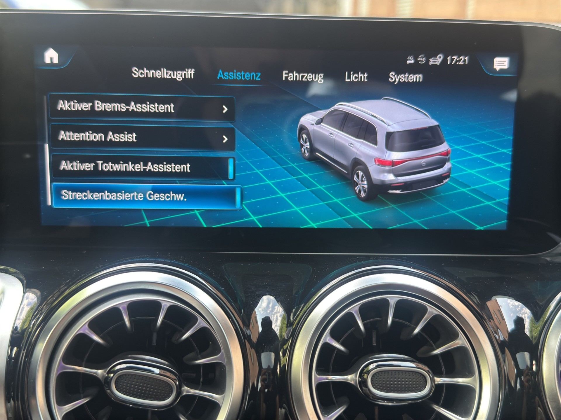 MERCEDES-BENZ EQB 350 AMG Line 4Matic 4x4 (CH) Head Up Display!-image-20
