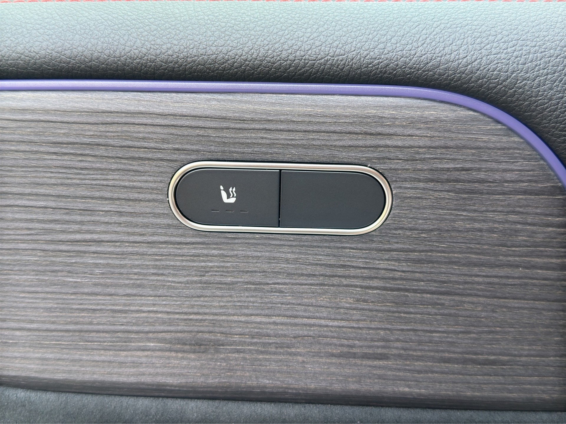 MERCEDES-BENZ EQB 350 AMG Line 4Matic 4x4 (CH) Head Up Display!-image-24