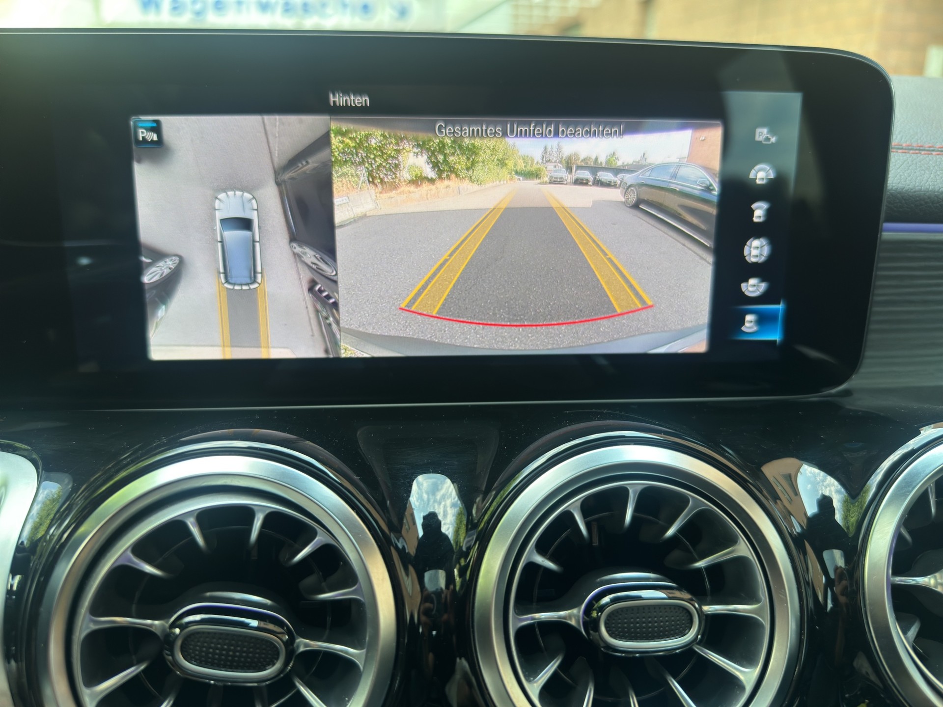 MERCEDES-BENZ EQB 350 AMG Line 4Matic 4x4 (CH) Head Up Display!-image-18