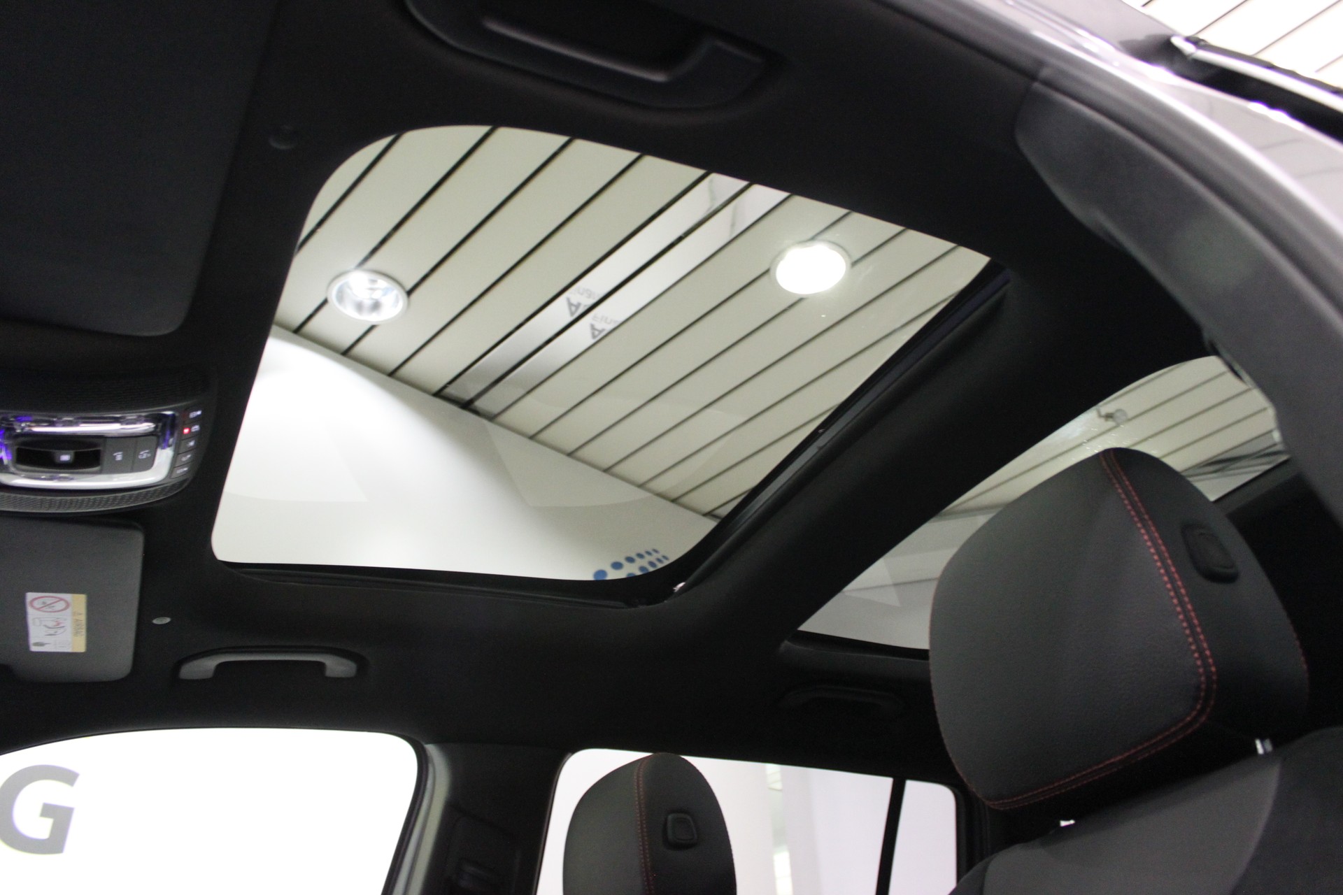 MERCEDES-BENZ EQB 350 AMG Line 4Matic 4x4 (CH)-image-9