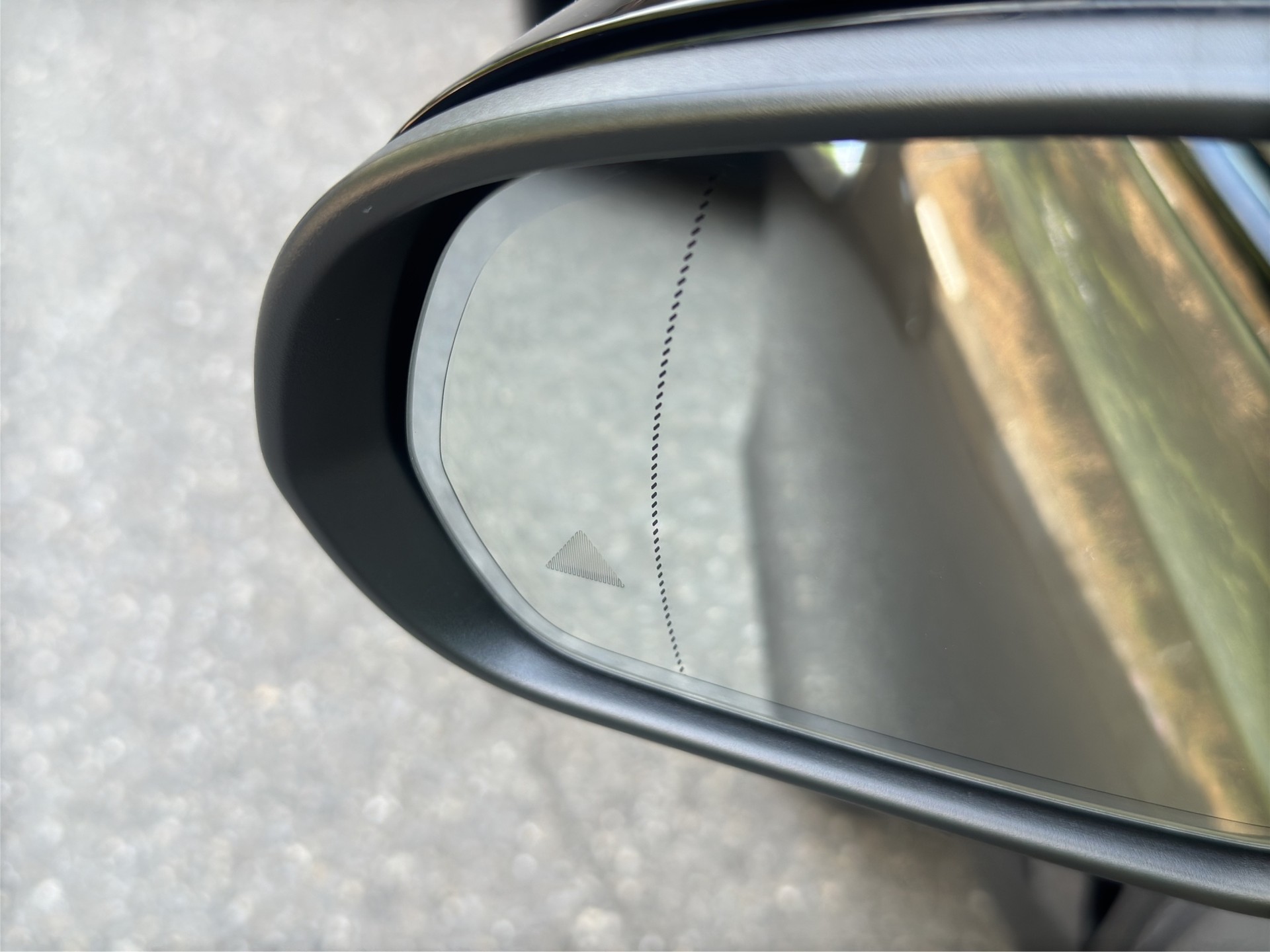 MERCEDES-BENZ EQB 350 AMG Line 4Matic 4x4 (CH) Head Up Display!-image-17