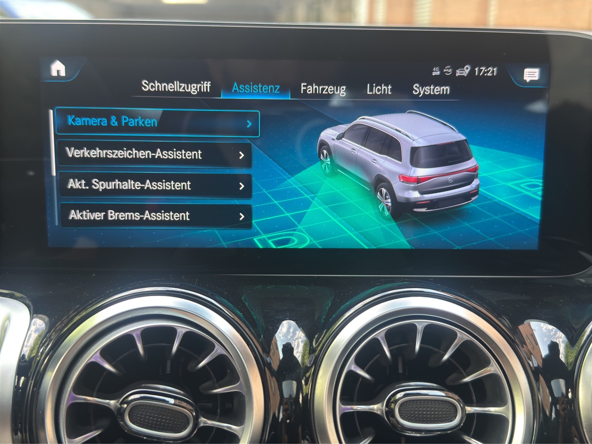 MERCEDES-BENZ EQB 350 AMG Line 4Matic 4x4 (CH) Head Up Display!-image-19