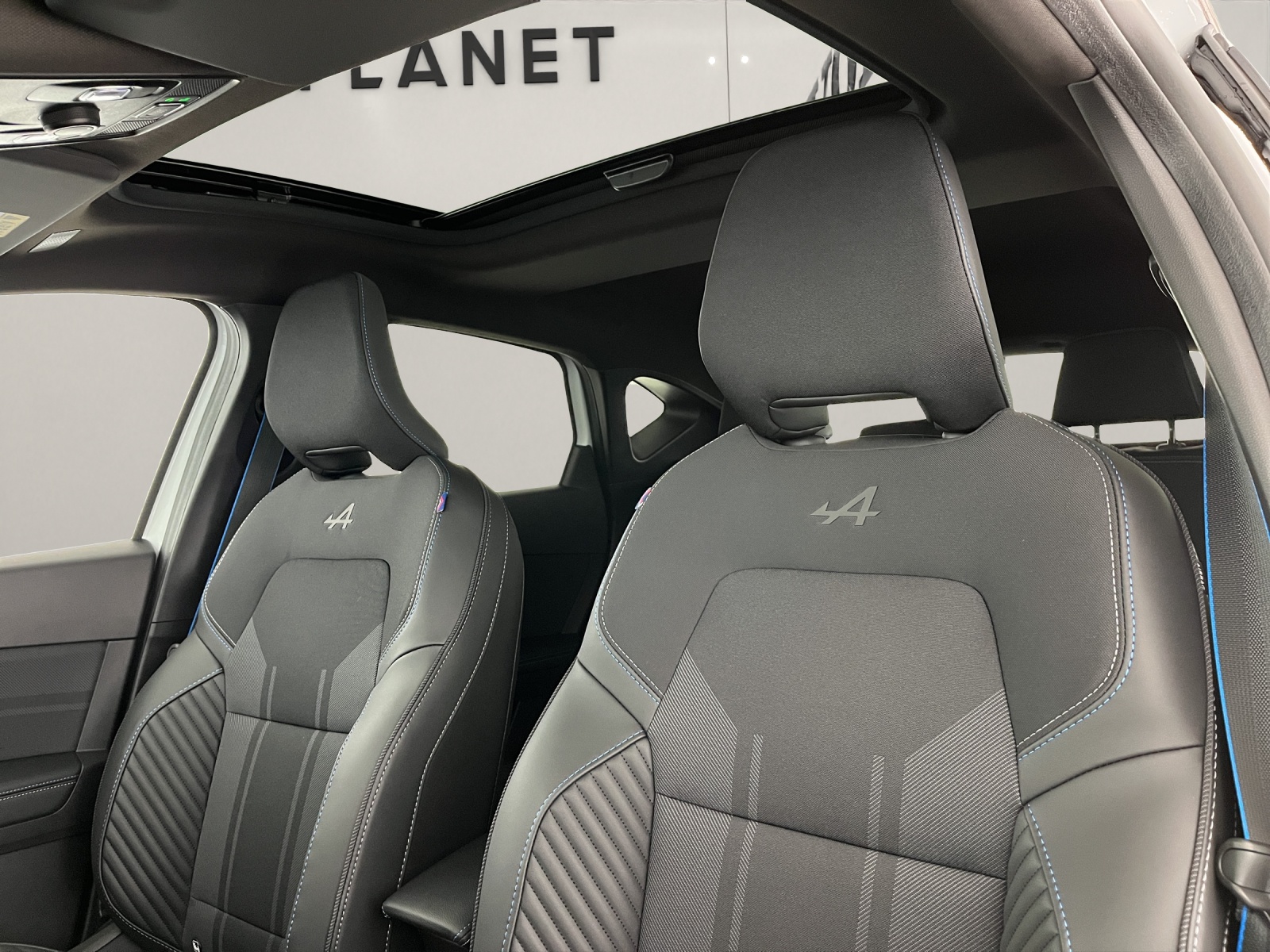 RENAULT Captur 1.8 E-Tech esprit Alpine-image-14