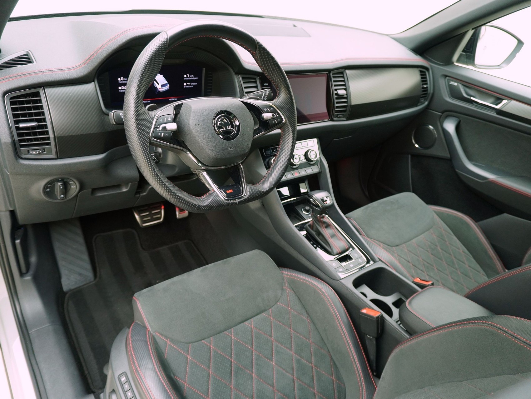 SKODA Kodiaq 2.0 TSI DSG RS-image-9