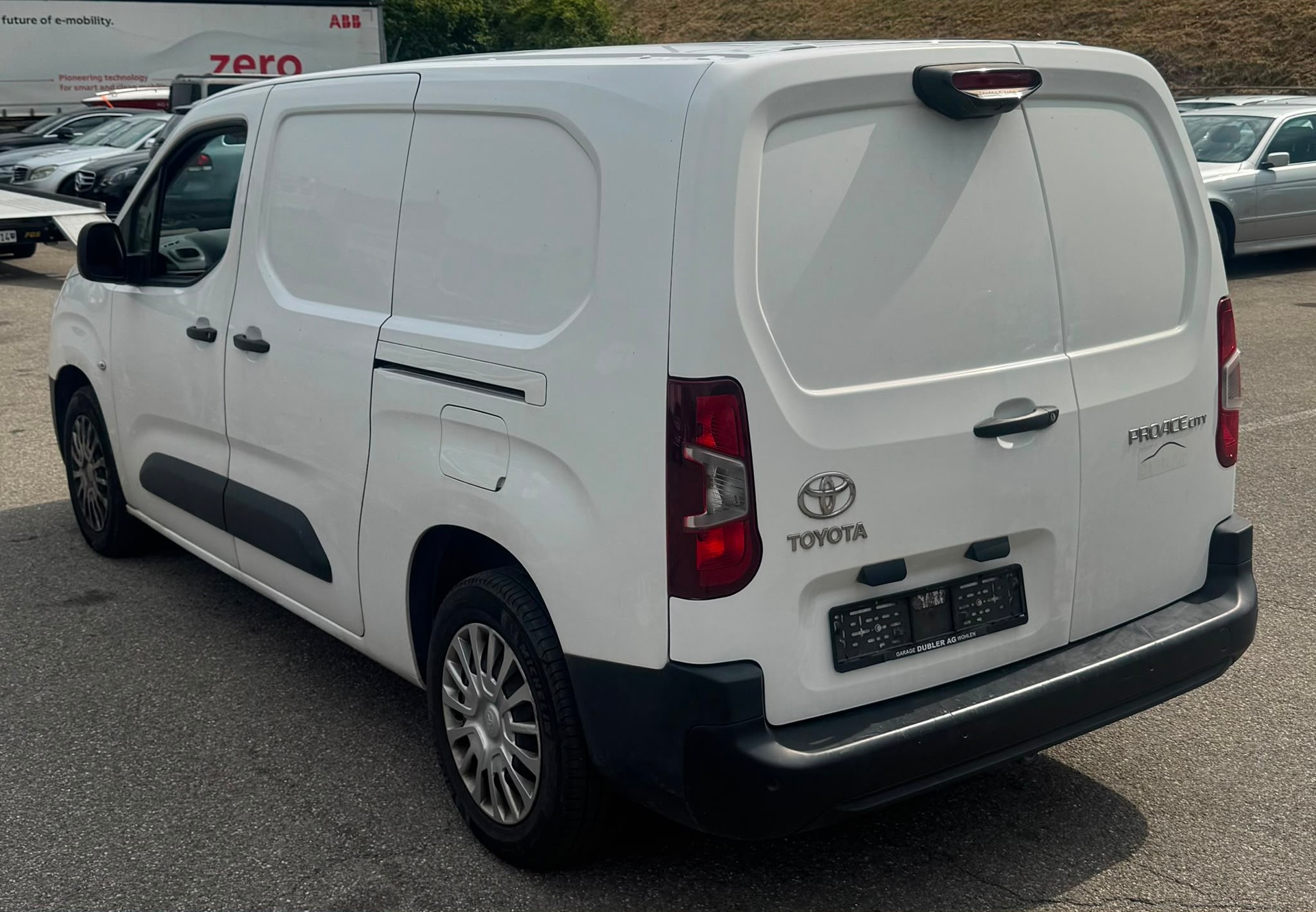 TOYOTA Proace City Van 1.5D Comfort Long Automatik-image-2
