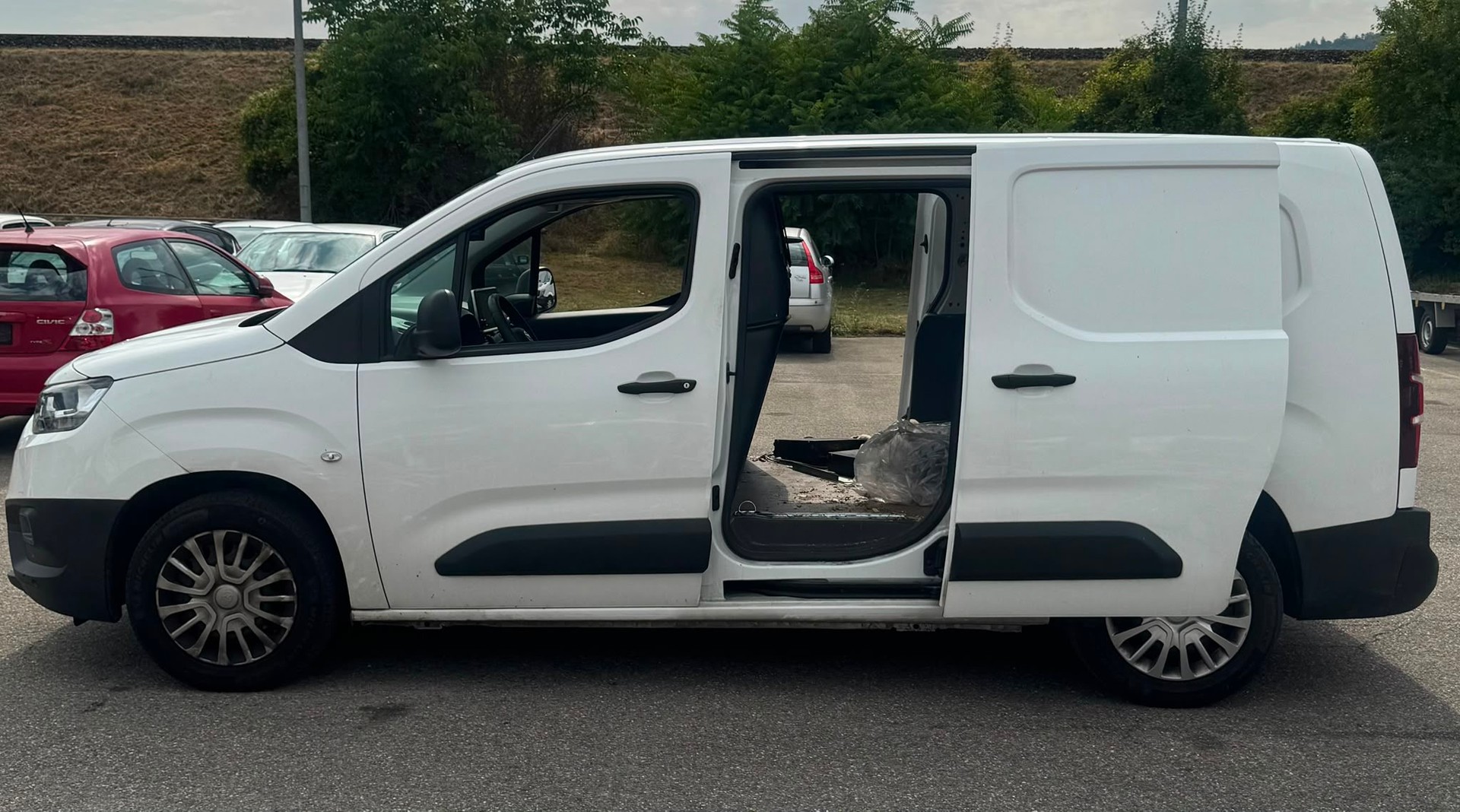 TOYOTA Proace City Van 1.5D Comfort Long Automatik-image-4