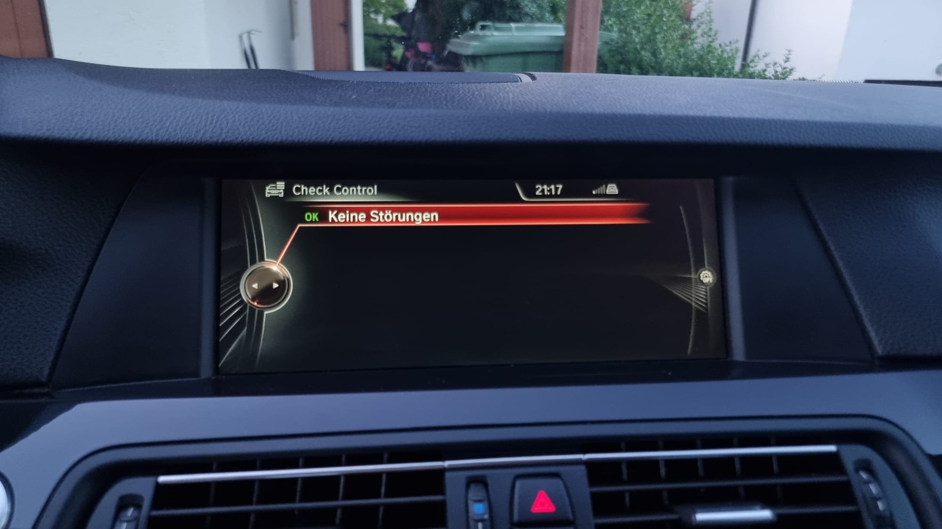 BMW 525d xDrive-image-16