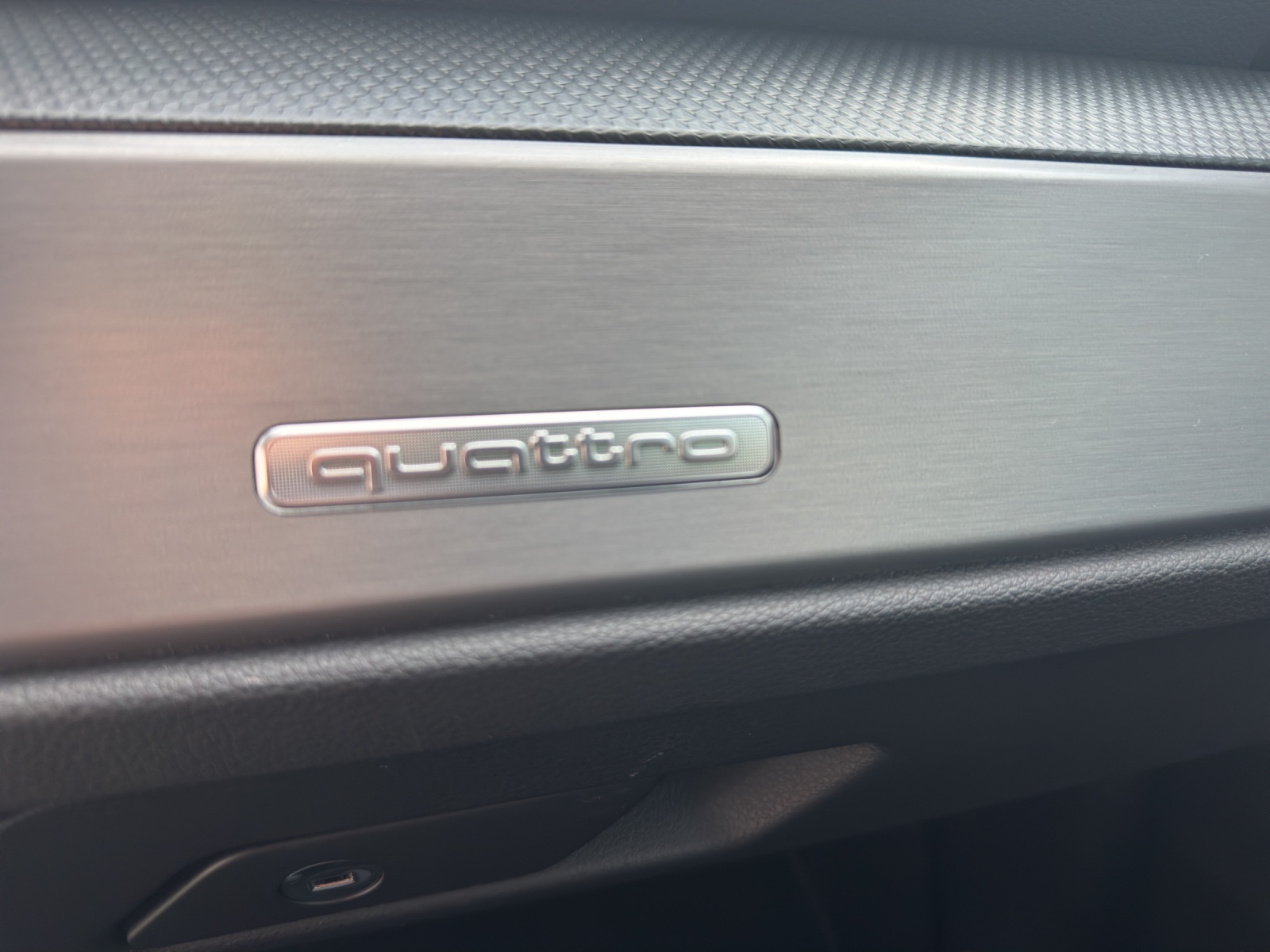 AUDI Q3 Sportback 40 TFSI quattro S-tronic-image-14