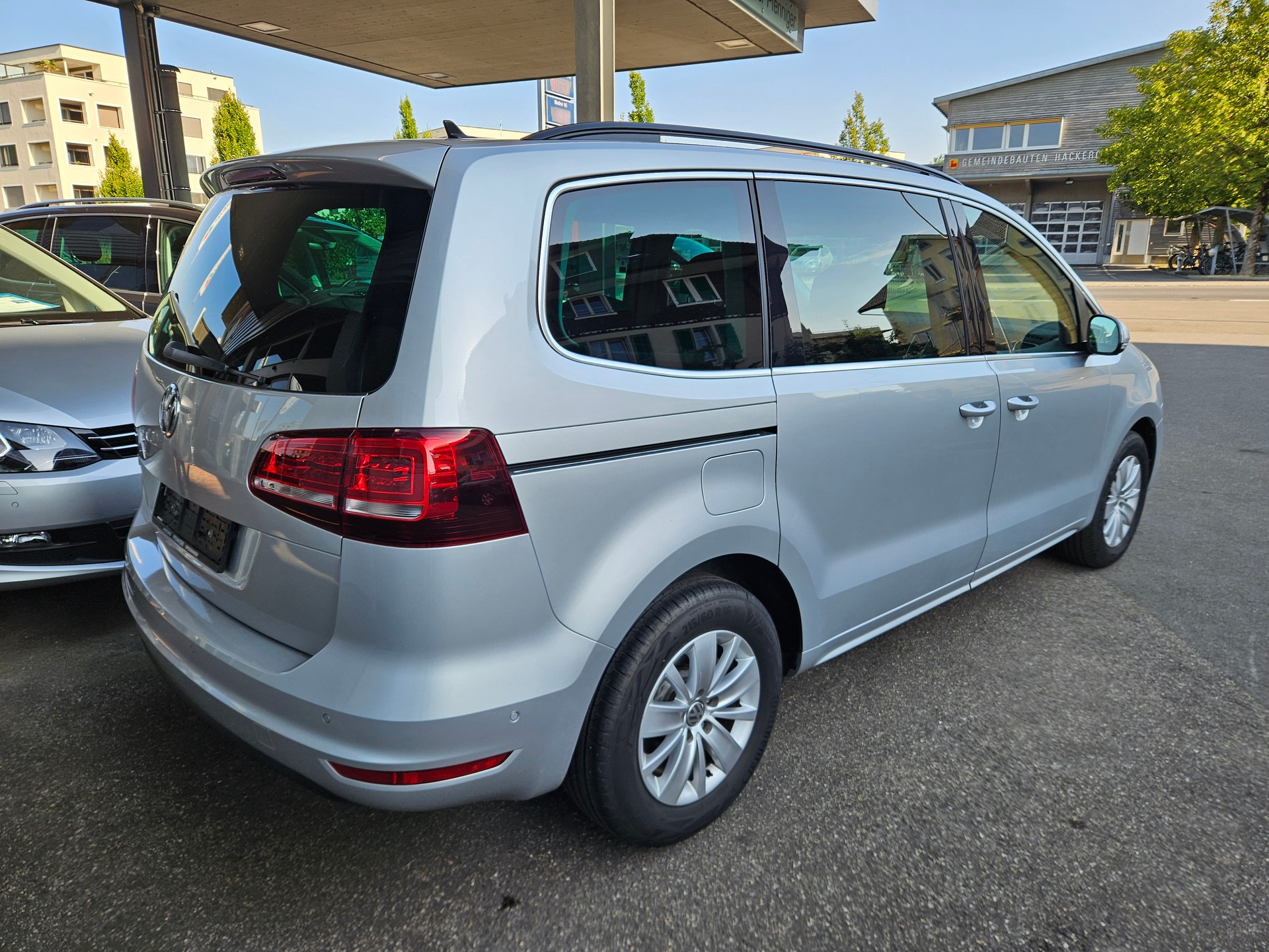 VW Sharan 1.4 TSI BlMT Comfortline DSG-image-1