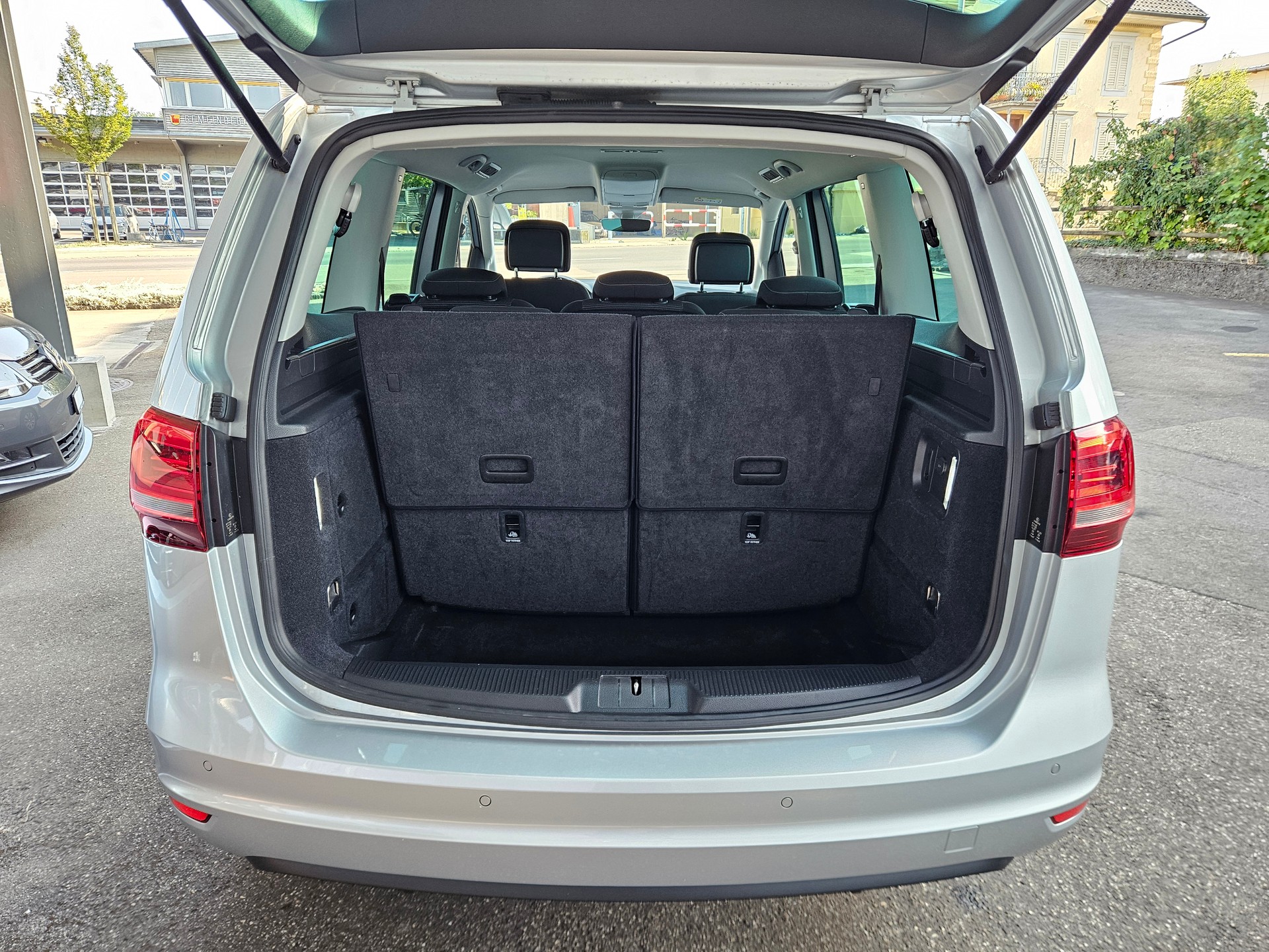 VW Sharan 1.4 TSI BlMT Comfortline DSG-image-9