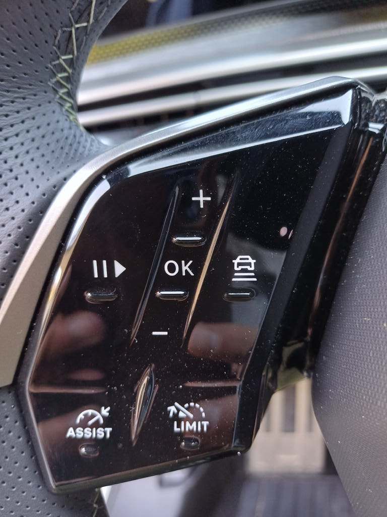 PEUGEOT 3008 1.2 Hybrid GT-image-9