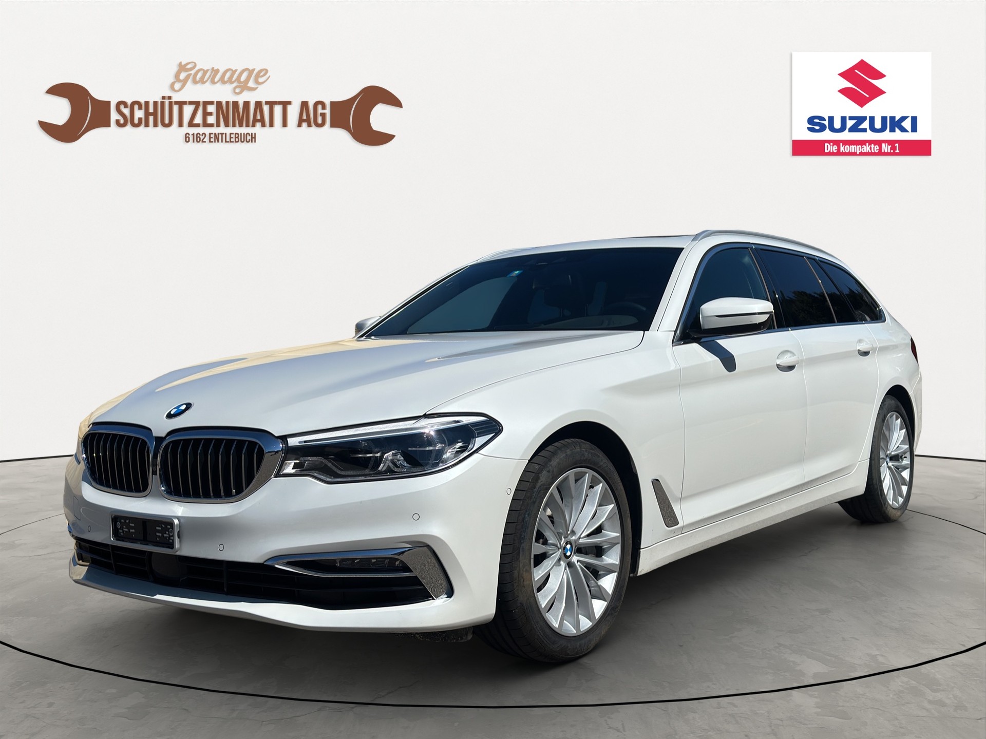 BMW 540i xDrive Touring Luxury Line Steptronic