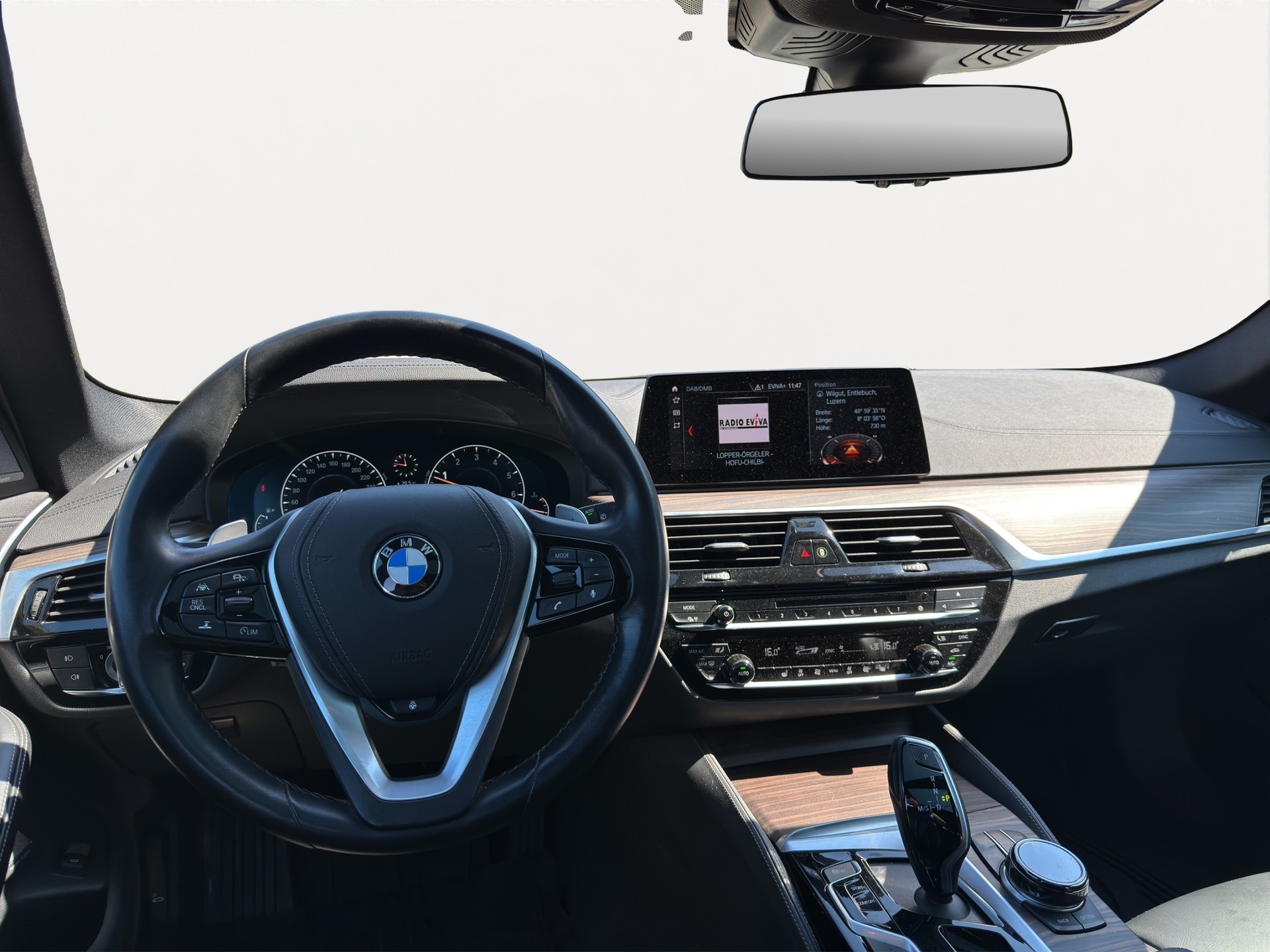 BMW 540i xDrive Touring Luxury Line Steptronic-image-7