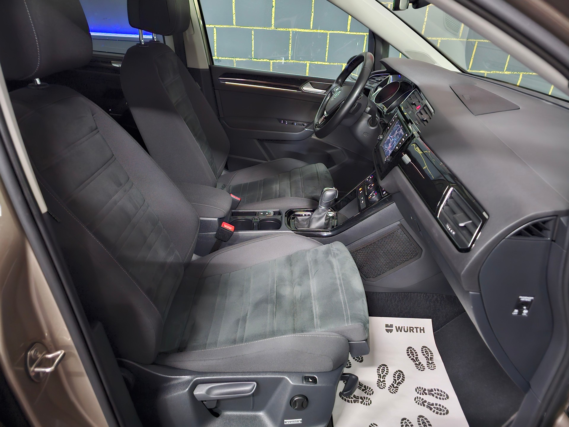 VW Touran 1.4 TSI BlueMotion Technology Highline DSG-image-9