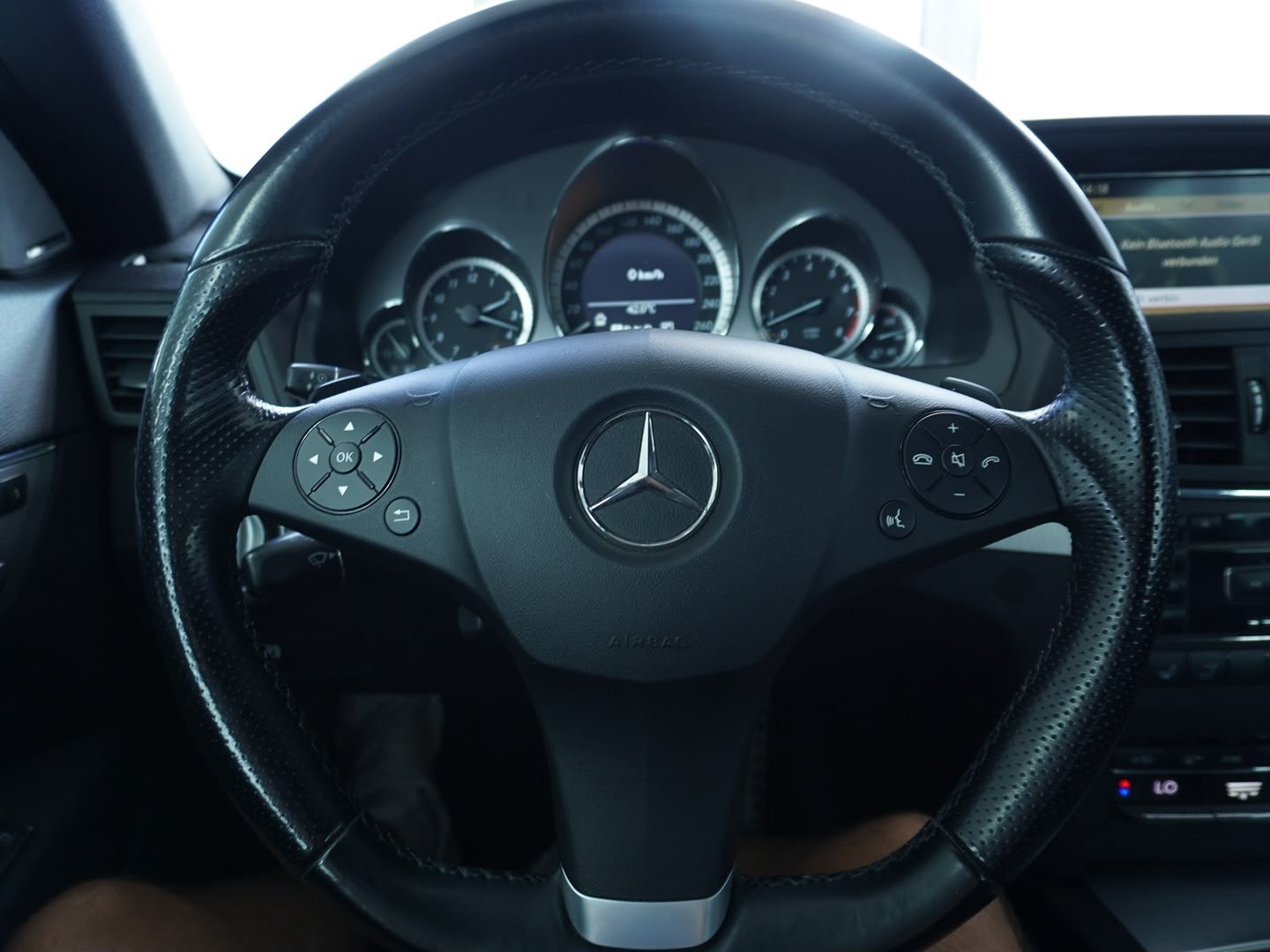 MERCEDES-BENZ E 350 CGI BlueEfficiency 7G-Tronic-image-7