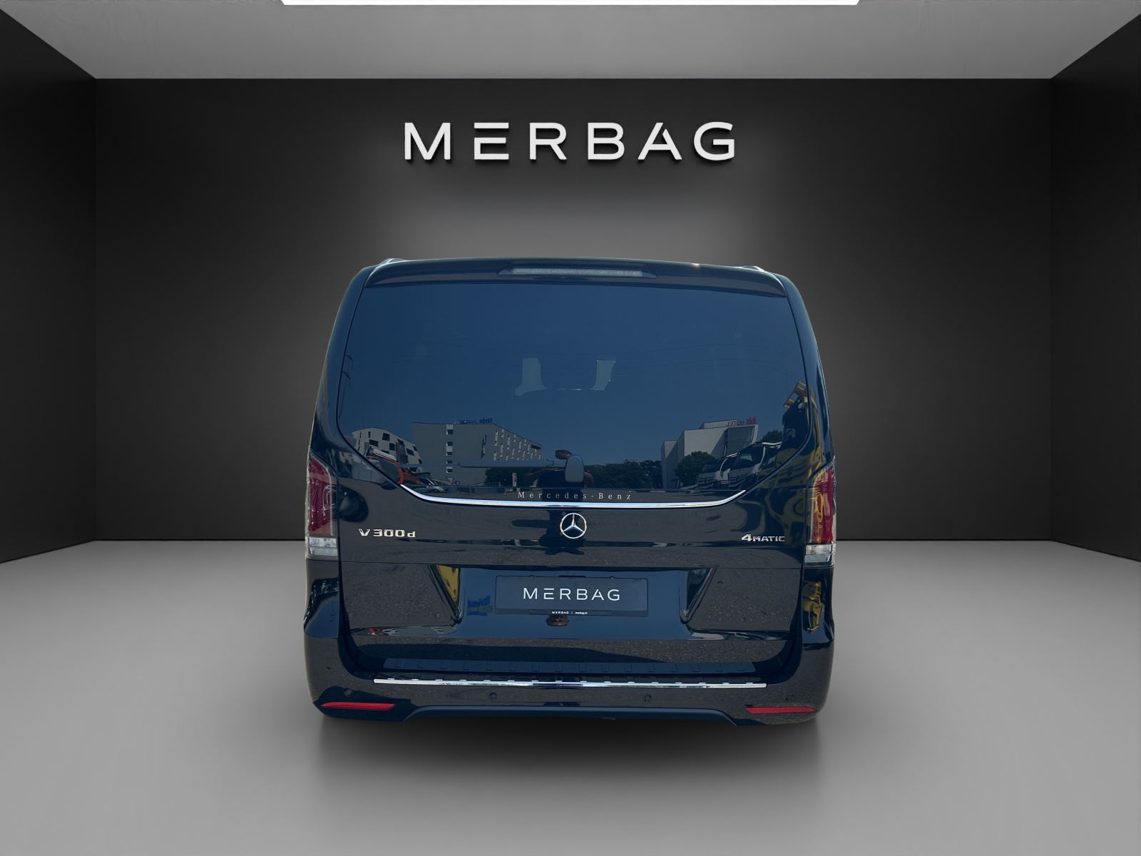 MERCEDES-BENZ V 300 d lang 4Matic Swiss Edition 9G-Tronic-image-4