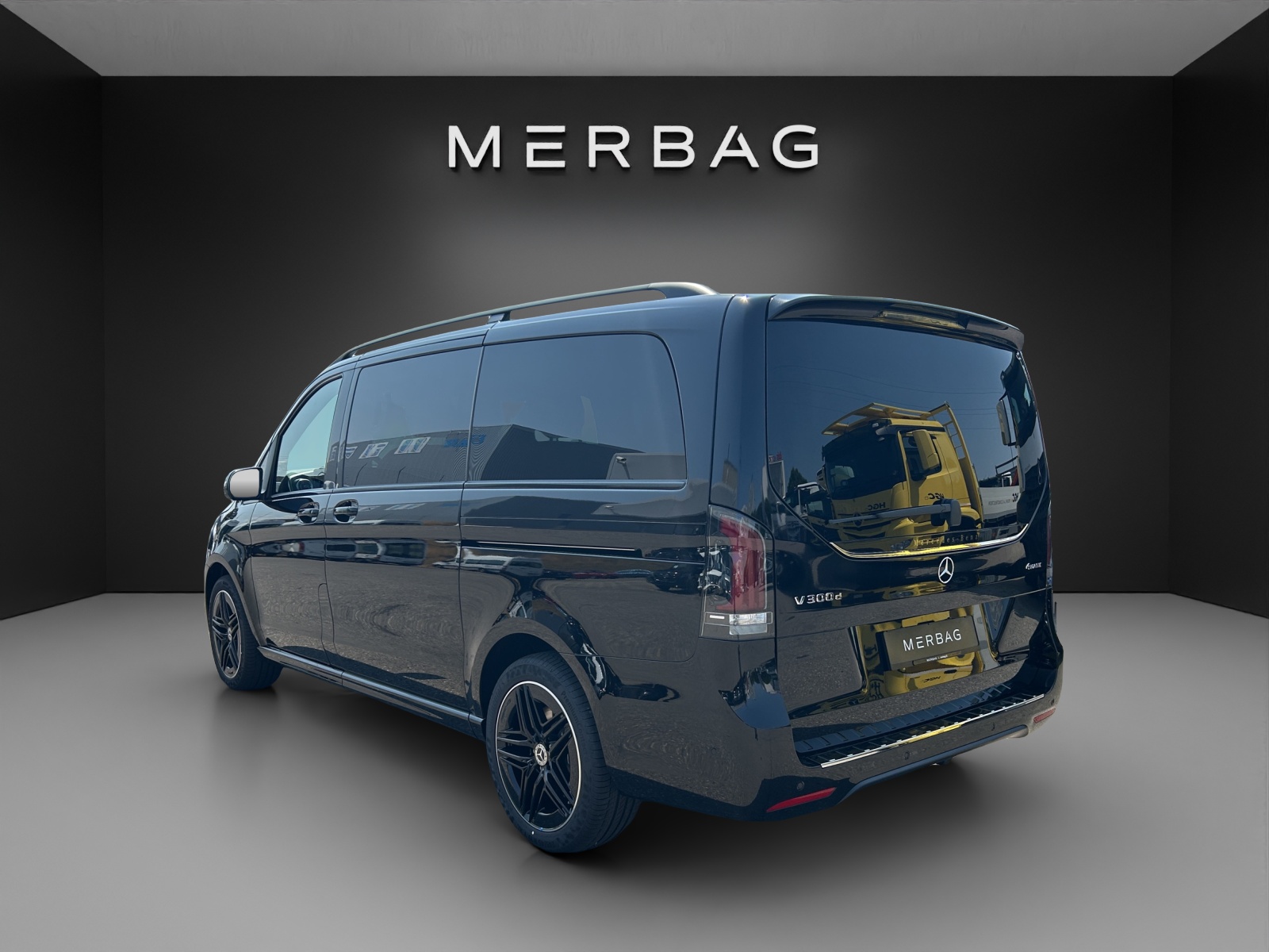 MERCEDES-BENZ V 300 d lang 4Matic Swiss Edition 9G-Tronic-image-3