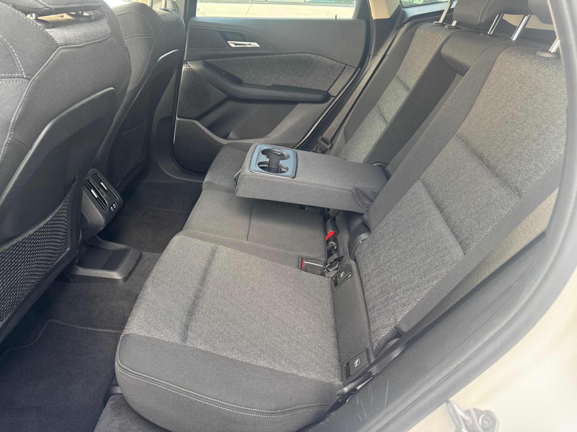BMW 223d Active Tourer xDrive DKG-image-6