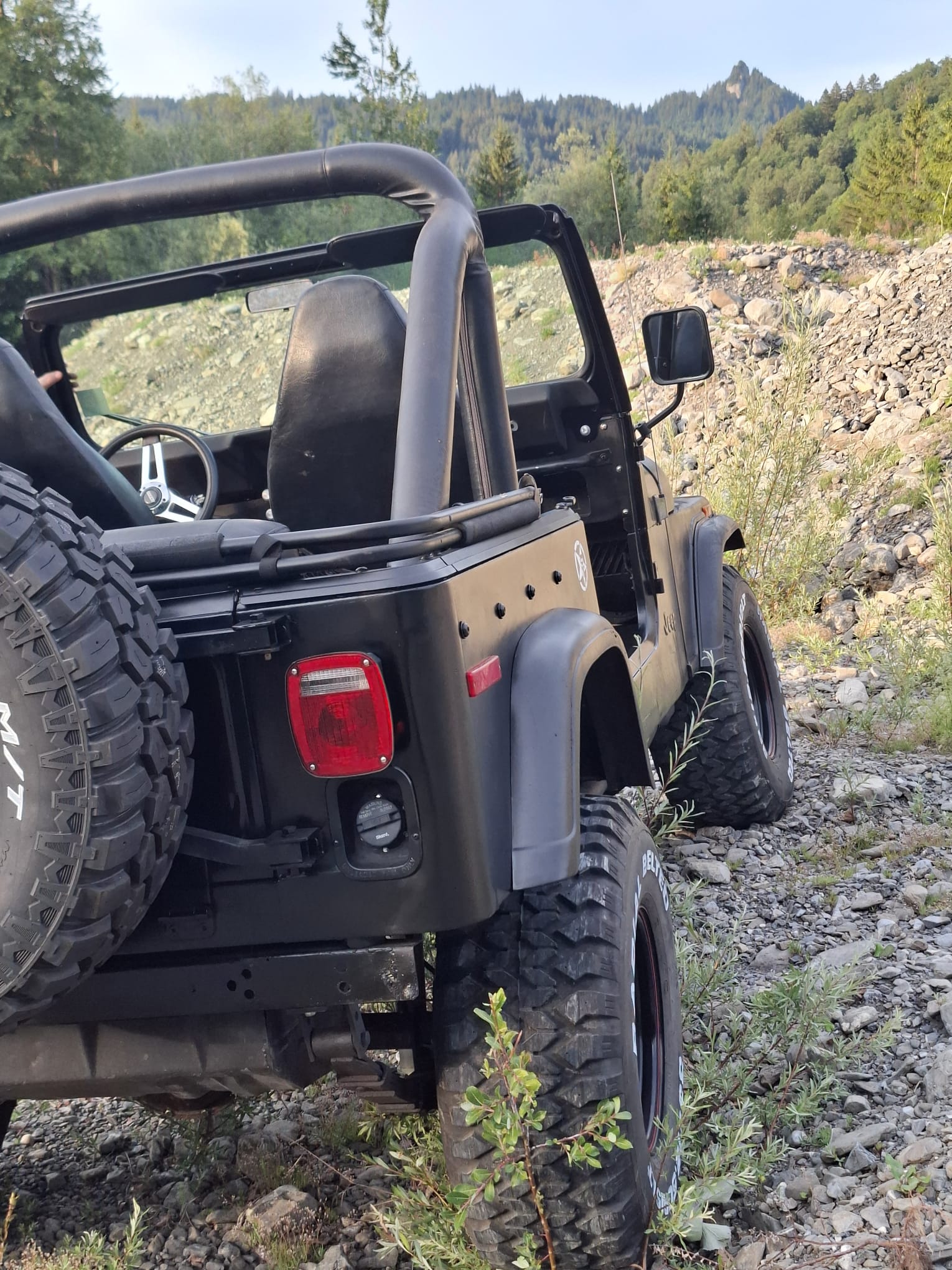 JEEP Renegade V8-image-12