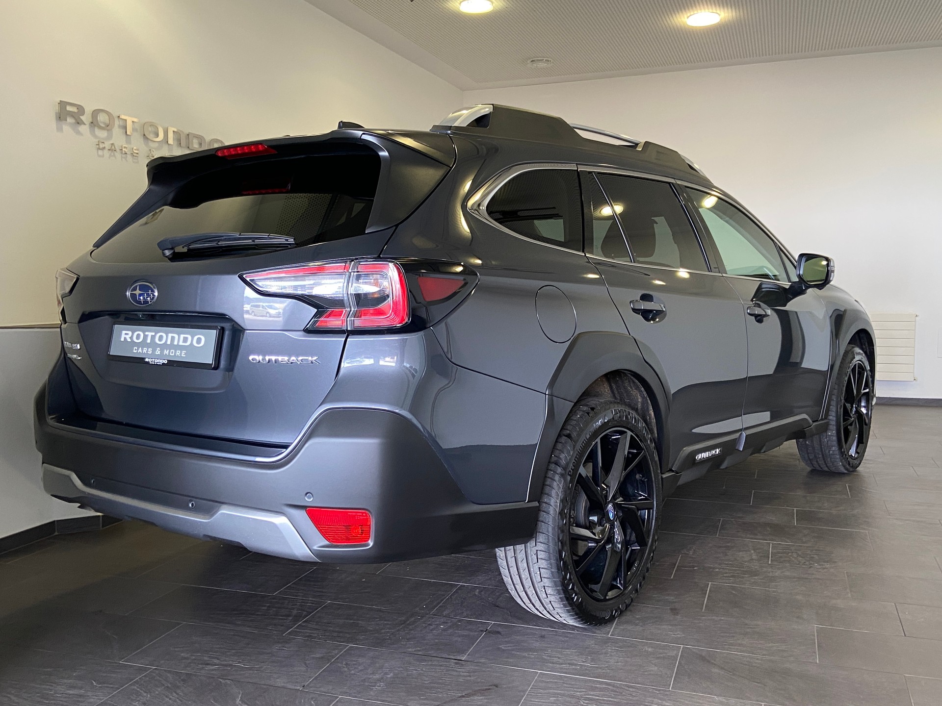 SUBARU Outback 2.5i Luxury AWD Lineartronic-image-1