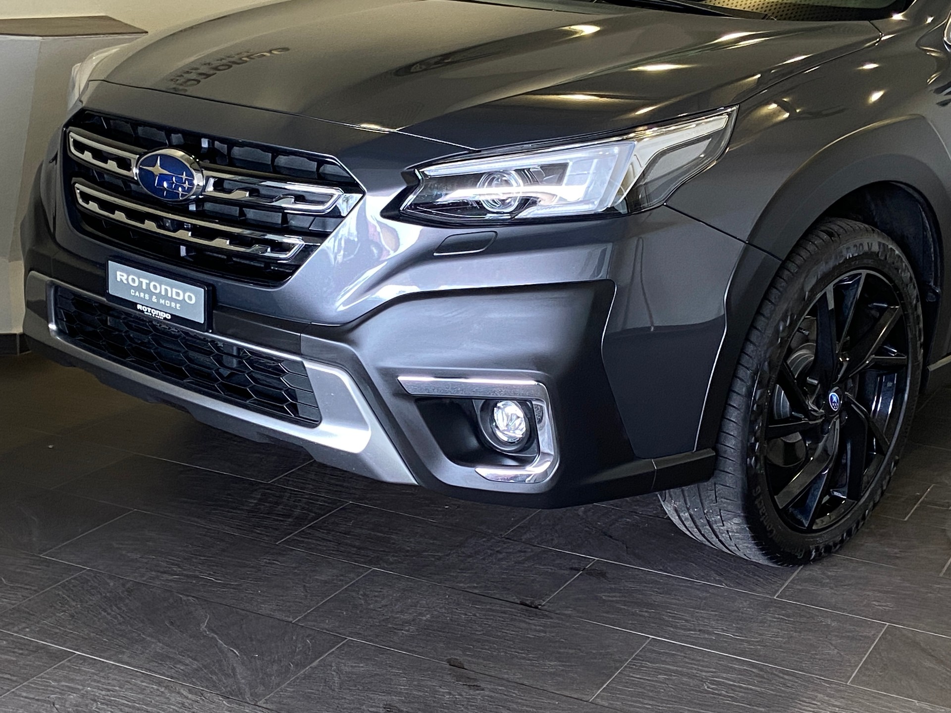 SUBARU Outback 2.5i Luxury AWD Lineartronic-image-2